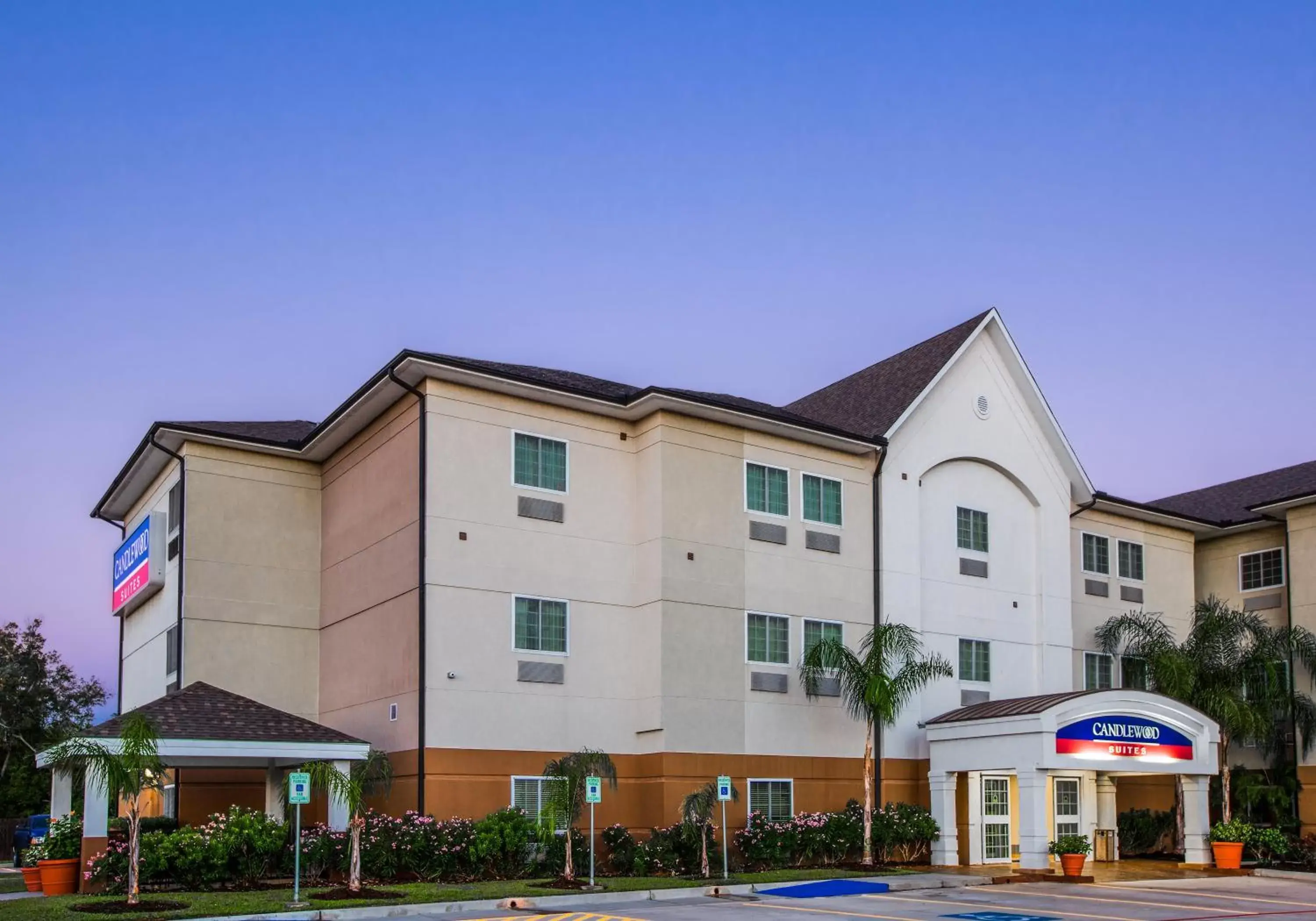 Property Building in Candlewood Suites Lake Jackson, an IHG Hotel