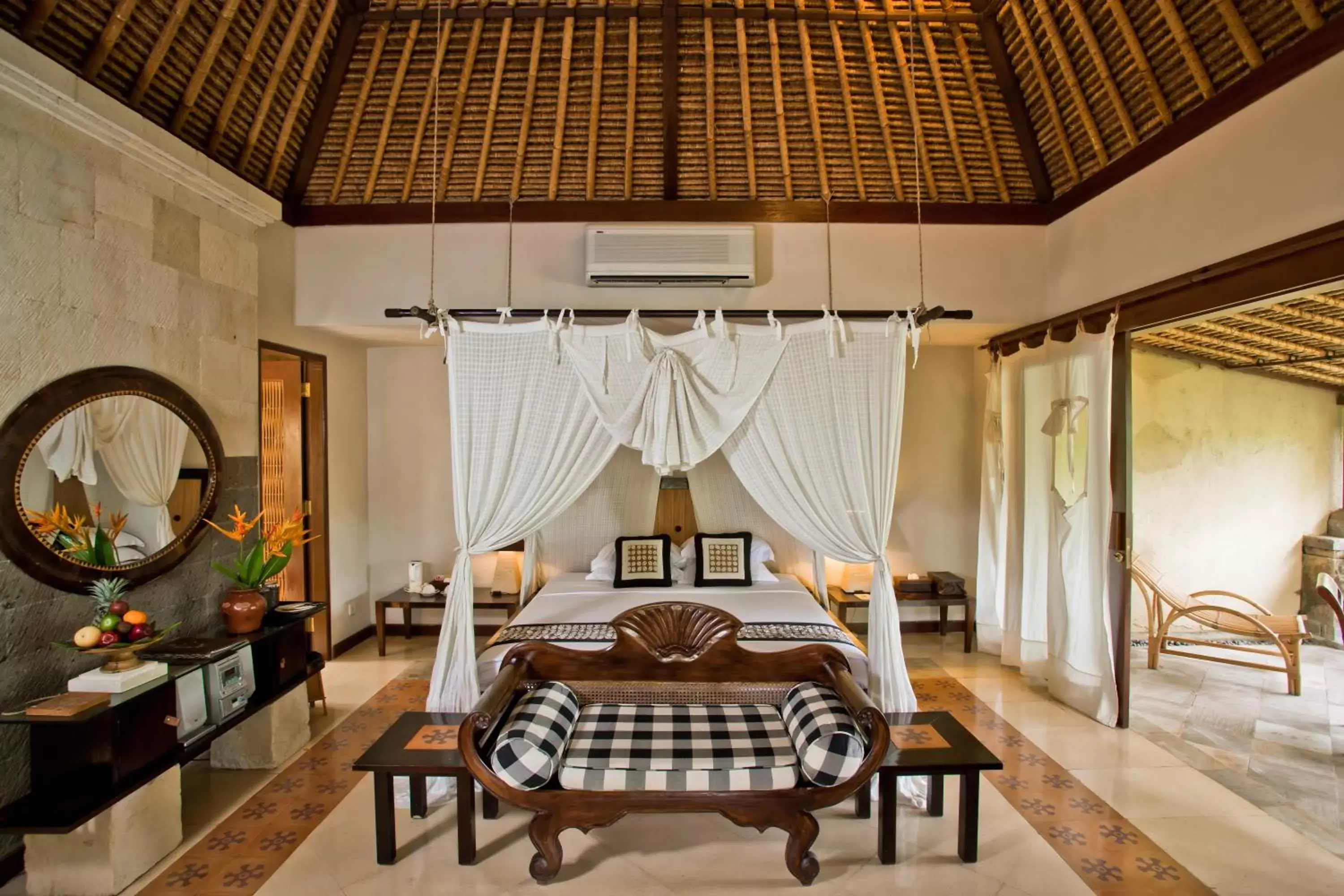 Bed in Barong Resort and Spa