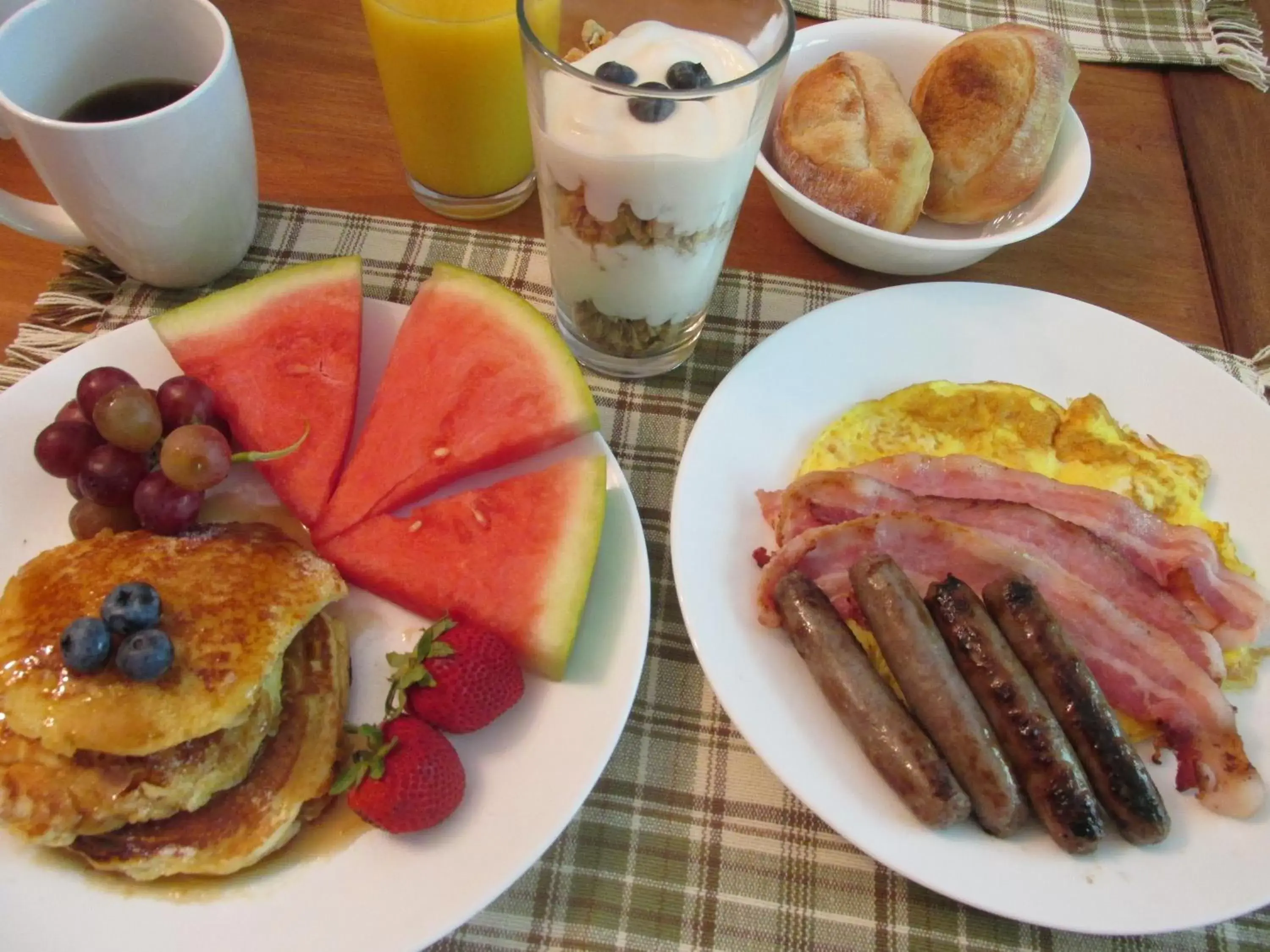 Breakfast in Burnbrae Farm & Paradise Inn