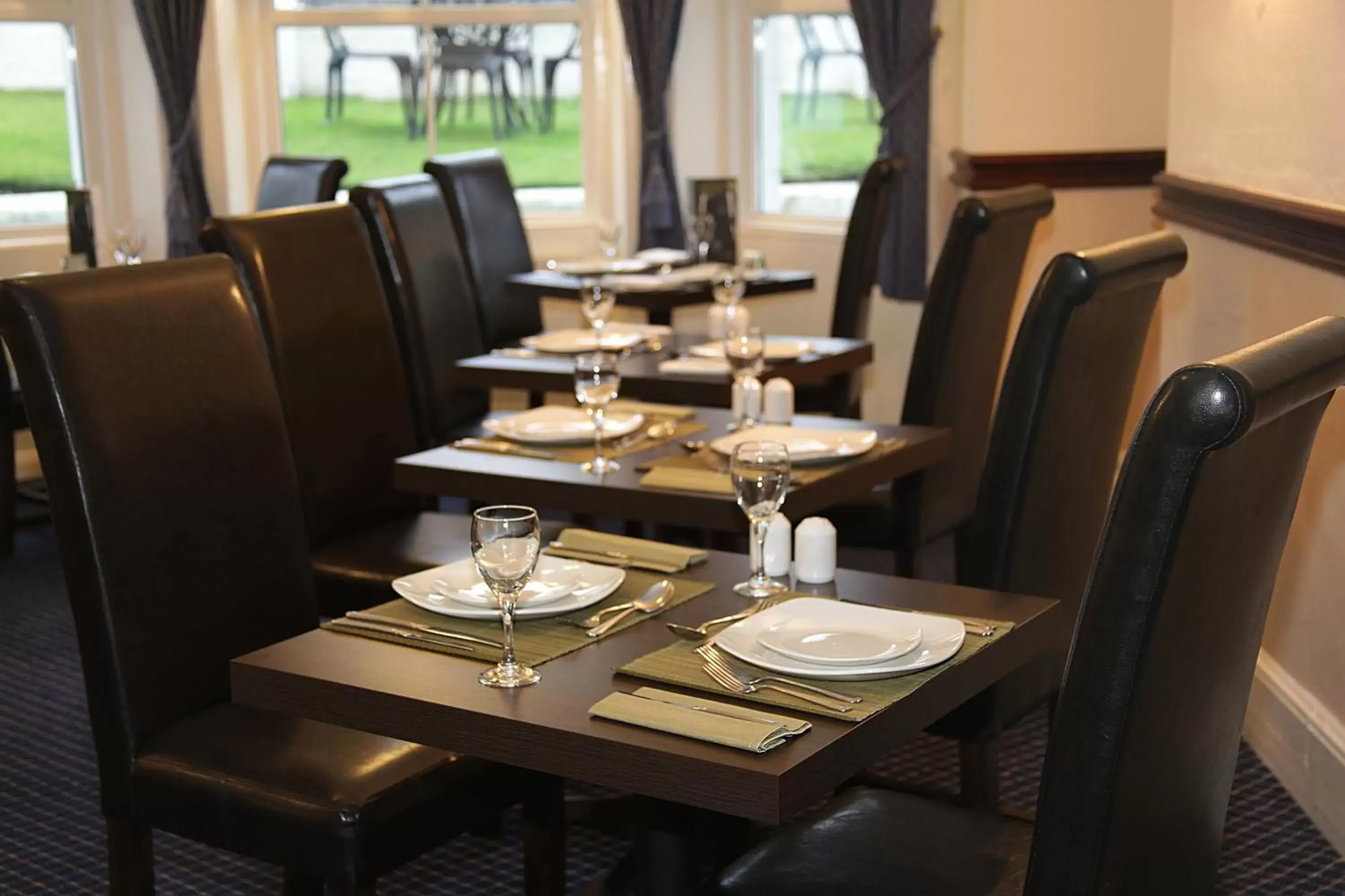 Restaurant/Places to Eat in Devonshire Park Hotel