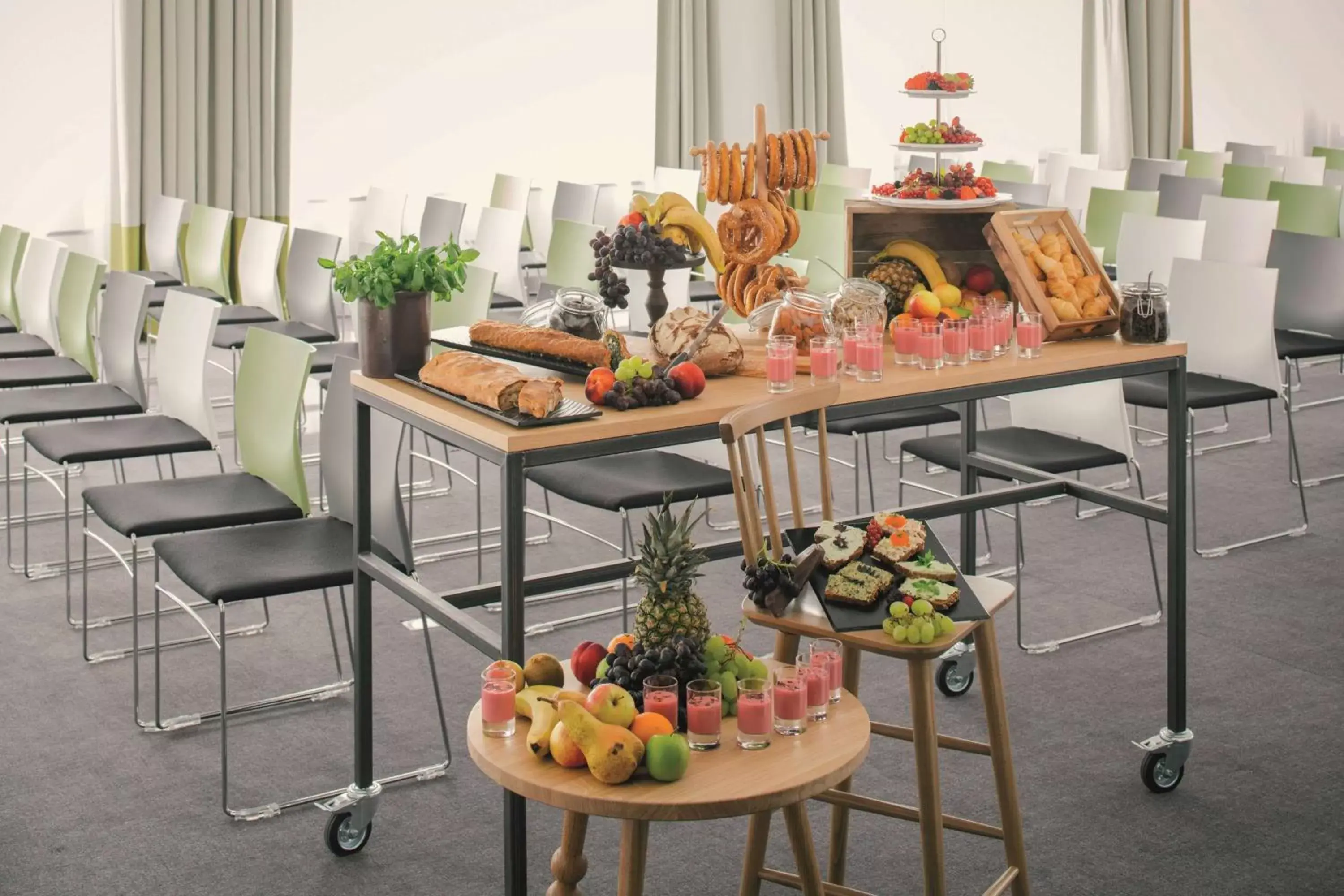 Meeting/conference room, Food in Vienna House Easy by Wyndham Leipzig