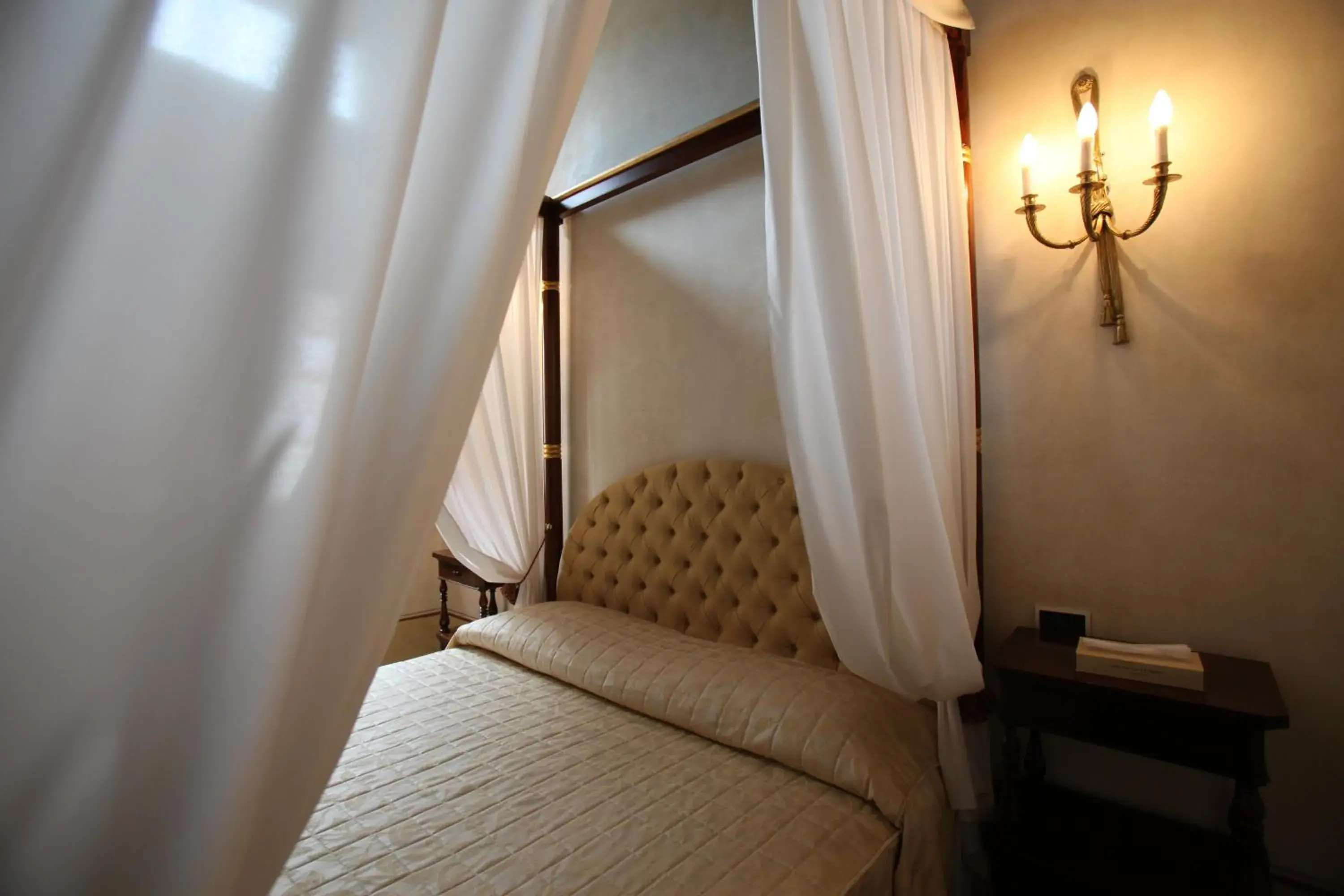 Queen Suite with Spa Bath in Fortino Napoleonico