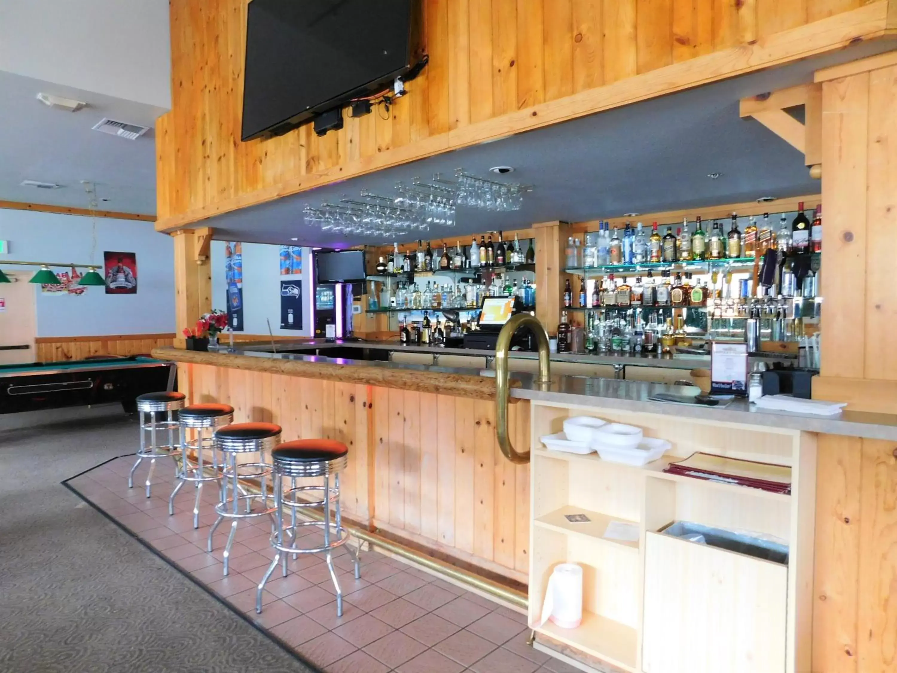 Lounge or bar in The Summit Inn Lounge or bar in The Summit Inn