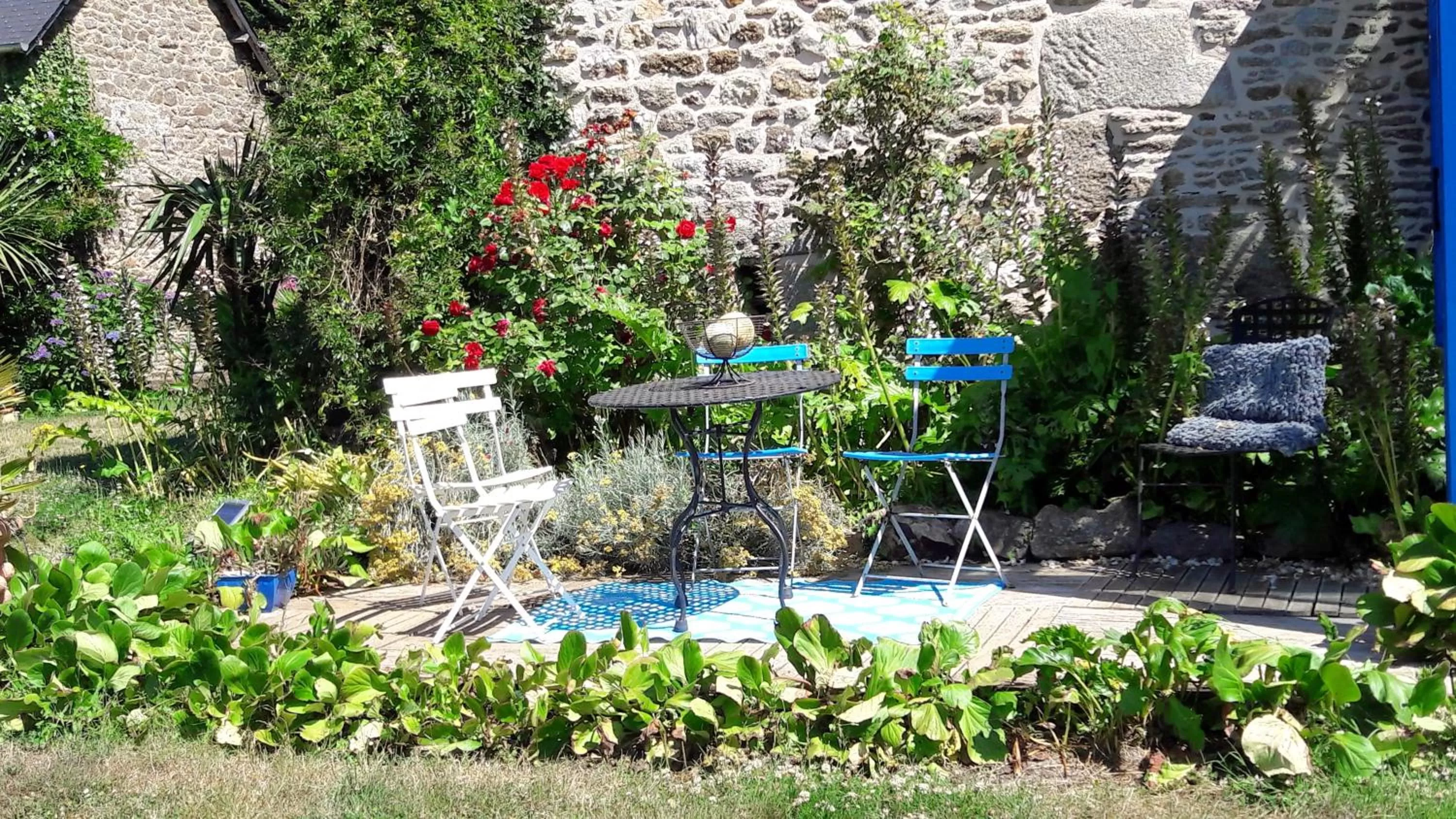 Garden view in Manoir de la Peignie