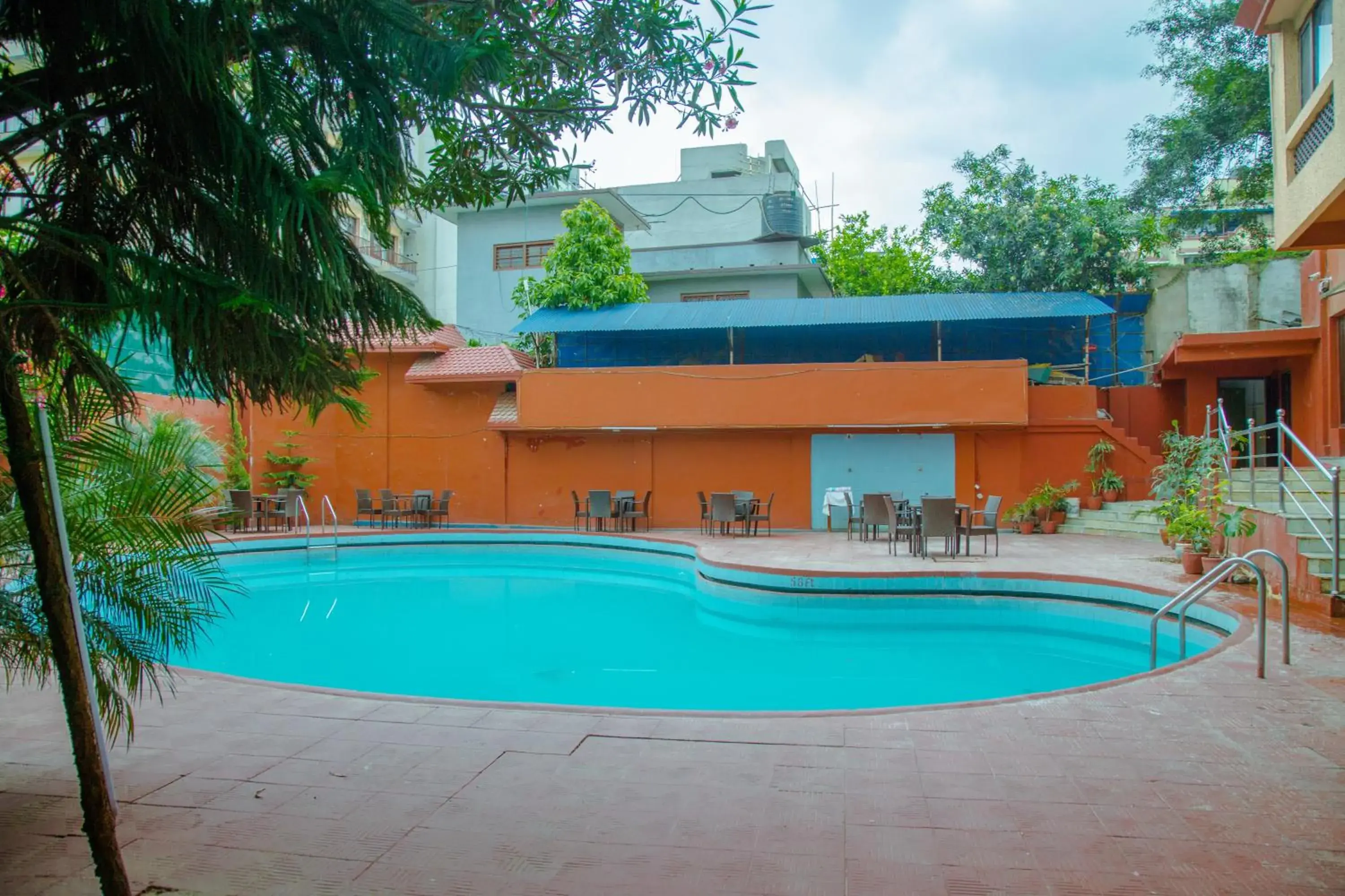 Area and facilities, Swimming Pool in Hotel Vaishali