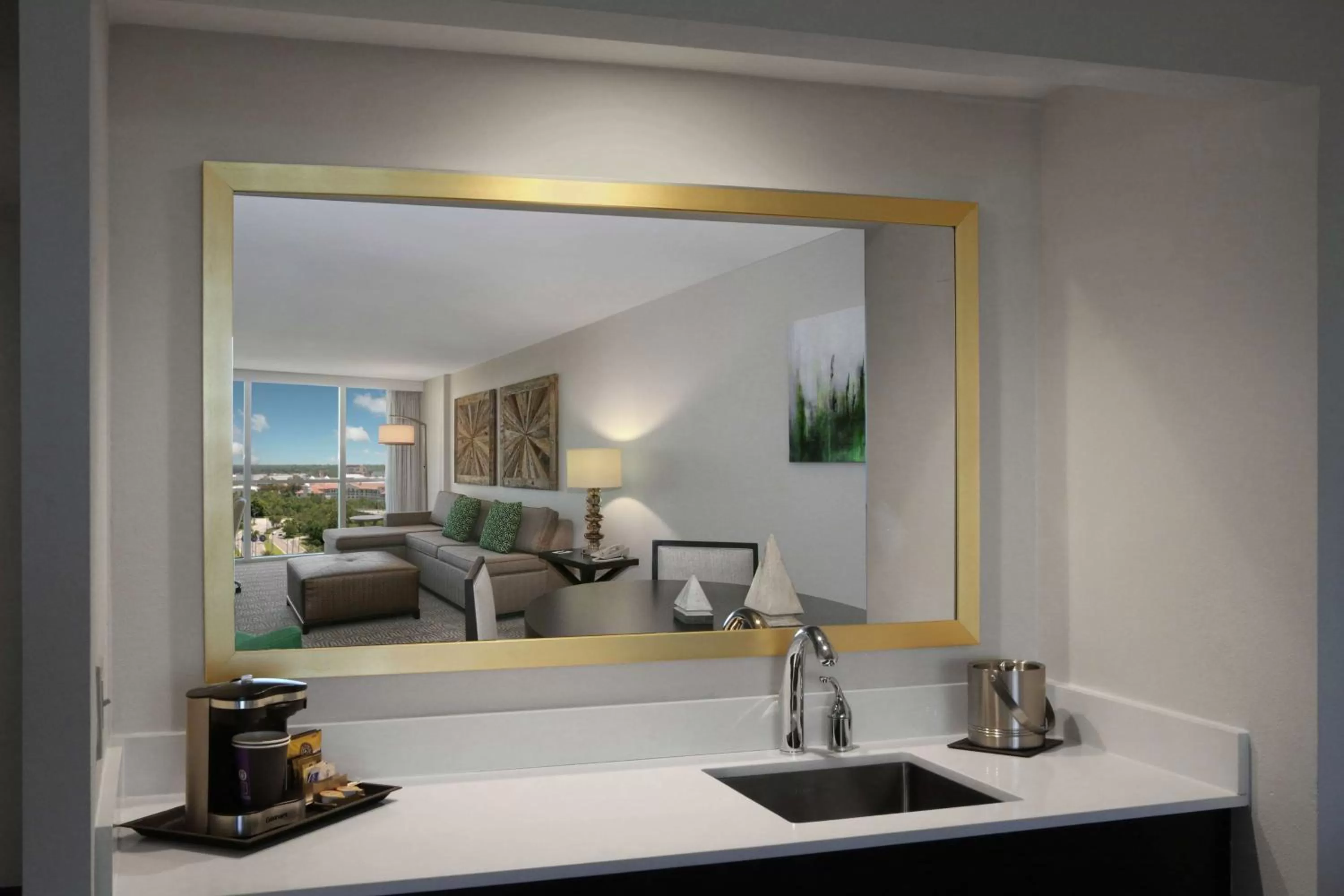 Living room, Bed in DoubleTree by Hilton at the Entrance to Universal Orlando