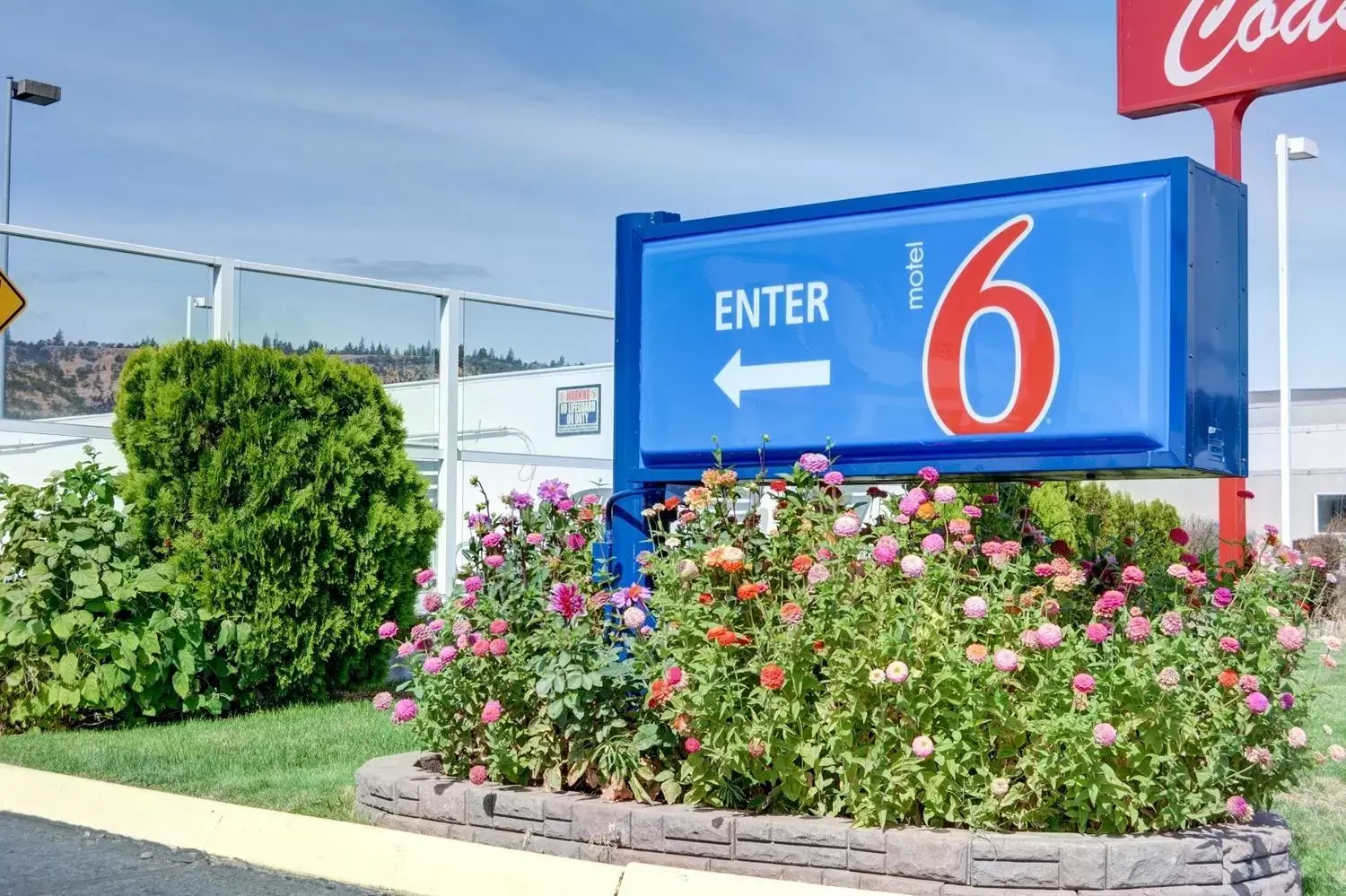 Property logo or sign in Motel 6-The Dalles, OR
