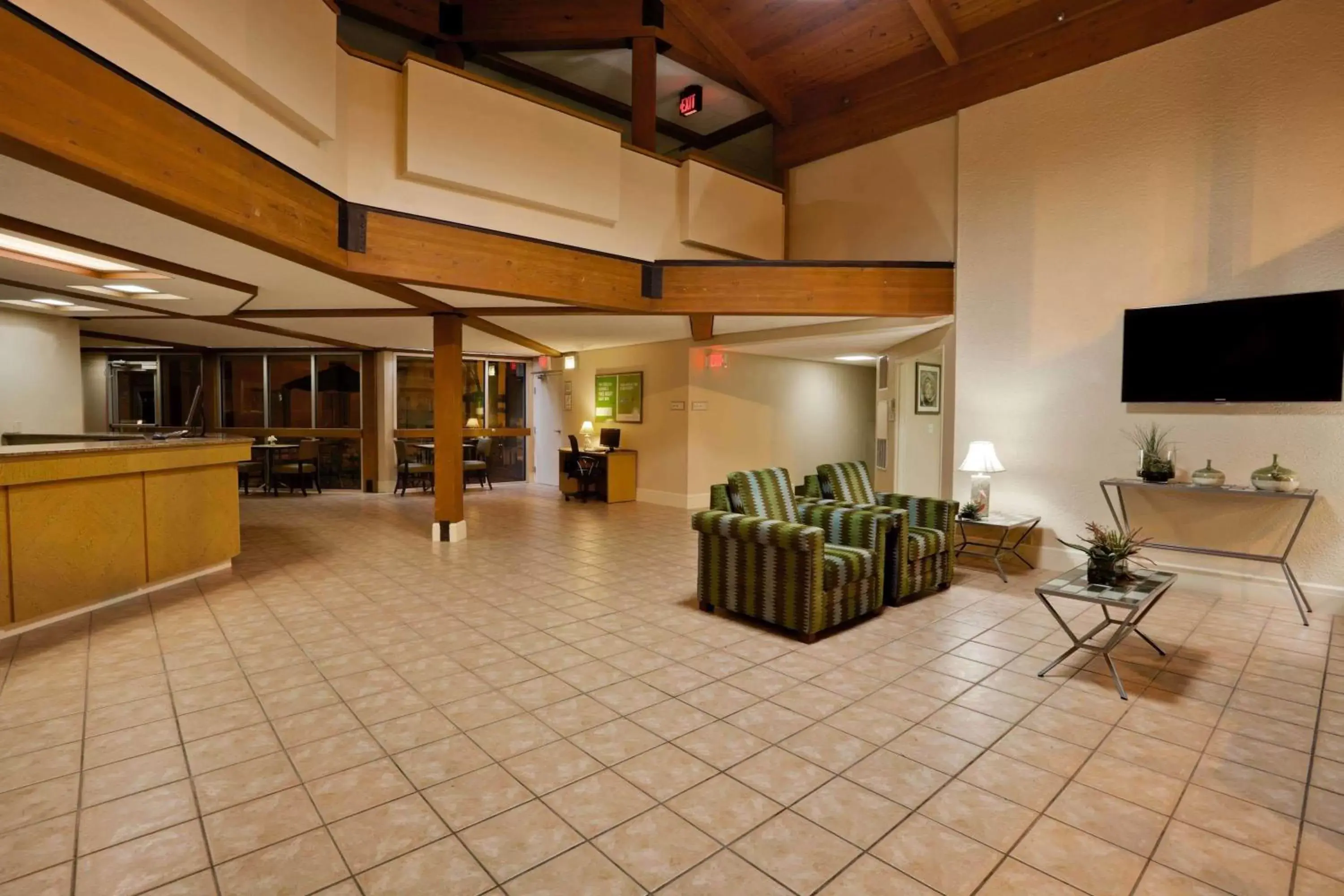 Lobby or reception in La Quinta by Wyndham St. Pete-Clearwater Airport Lobby or reception in La Quinta by Wyndham St. Pete-Clearwater Airport
