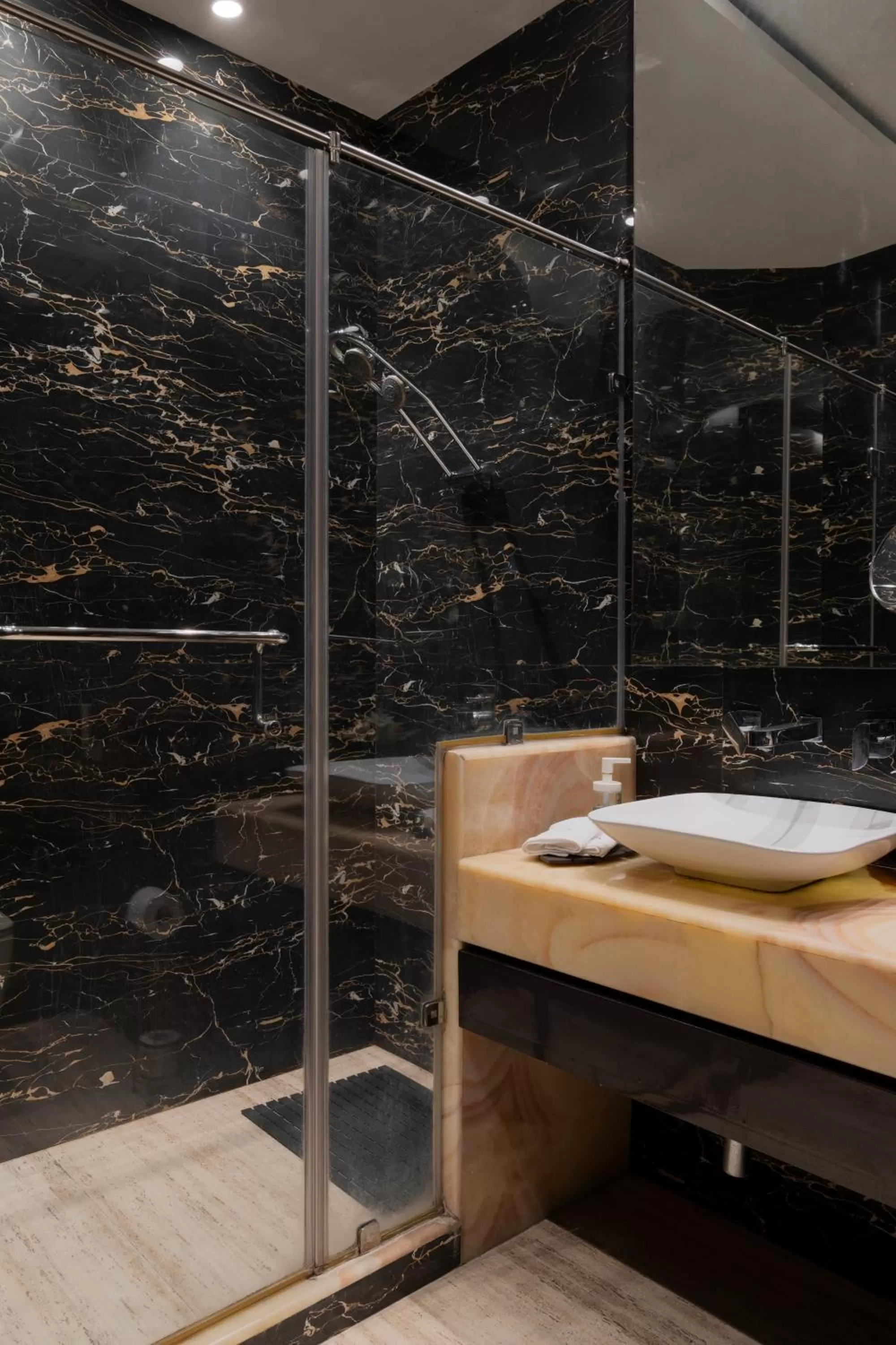 Bathroom in The Moira - Bed and Breakfast