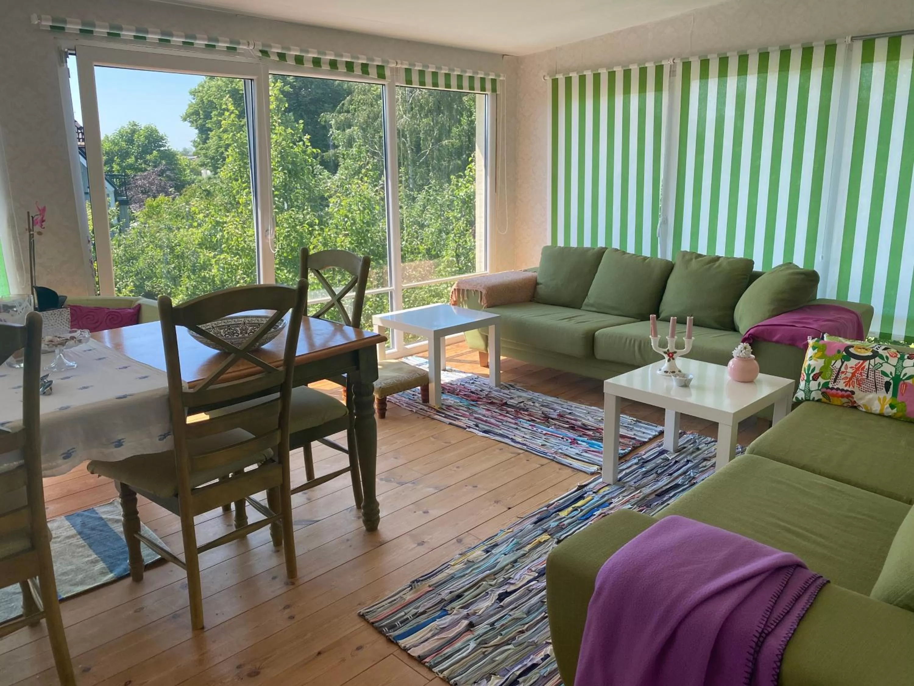 Seating Area in Anita