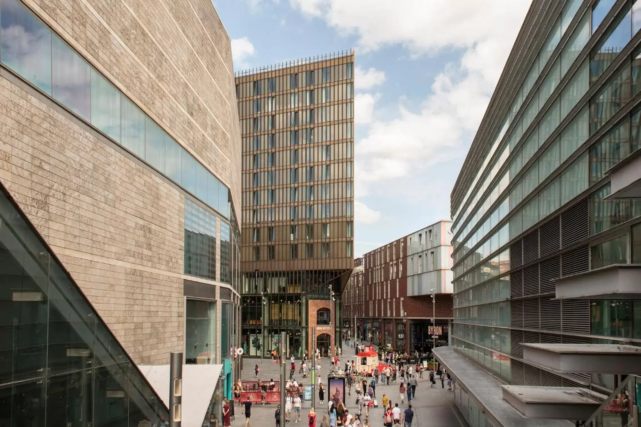 Property building in Cove Paradise Street Property building in Cove Paradise Street