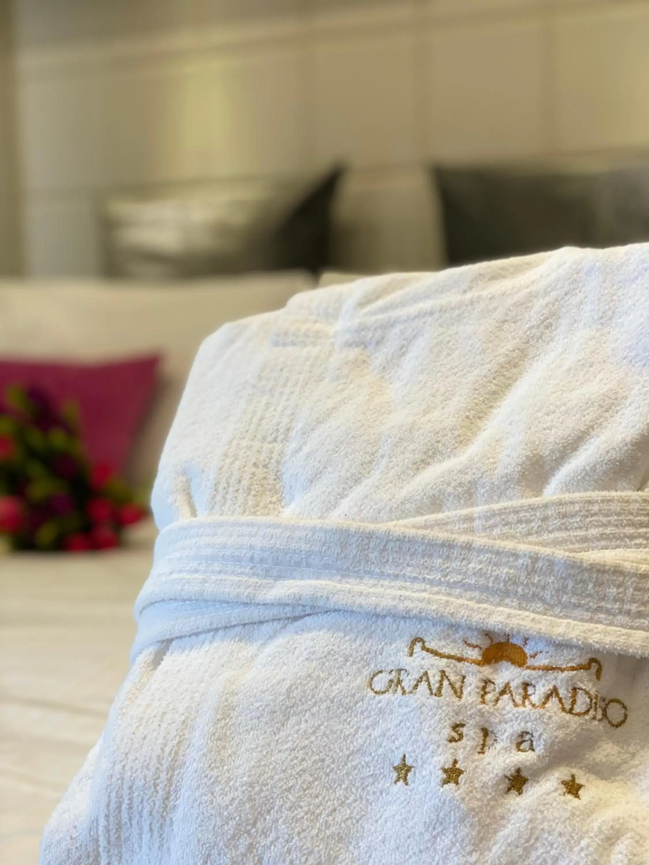 Bed in Gran Paradiso Hotel Spa