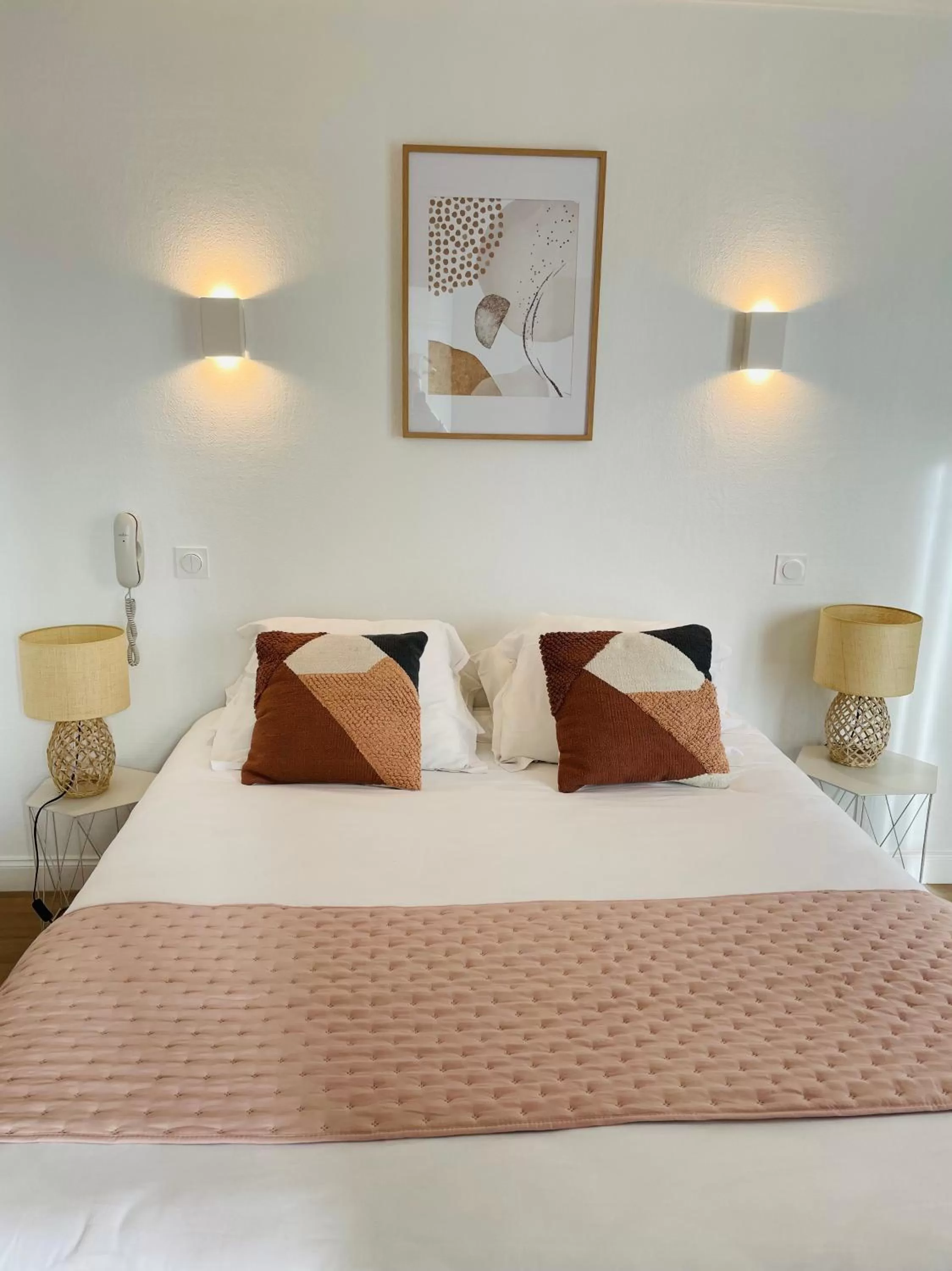 Bed in Hôtel Porte Mars - Reims Gare Centre Arena