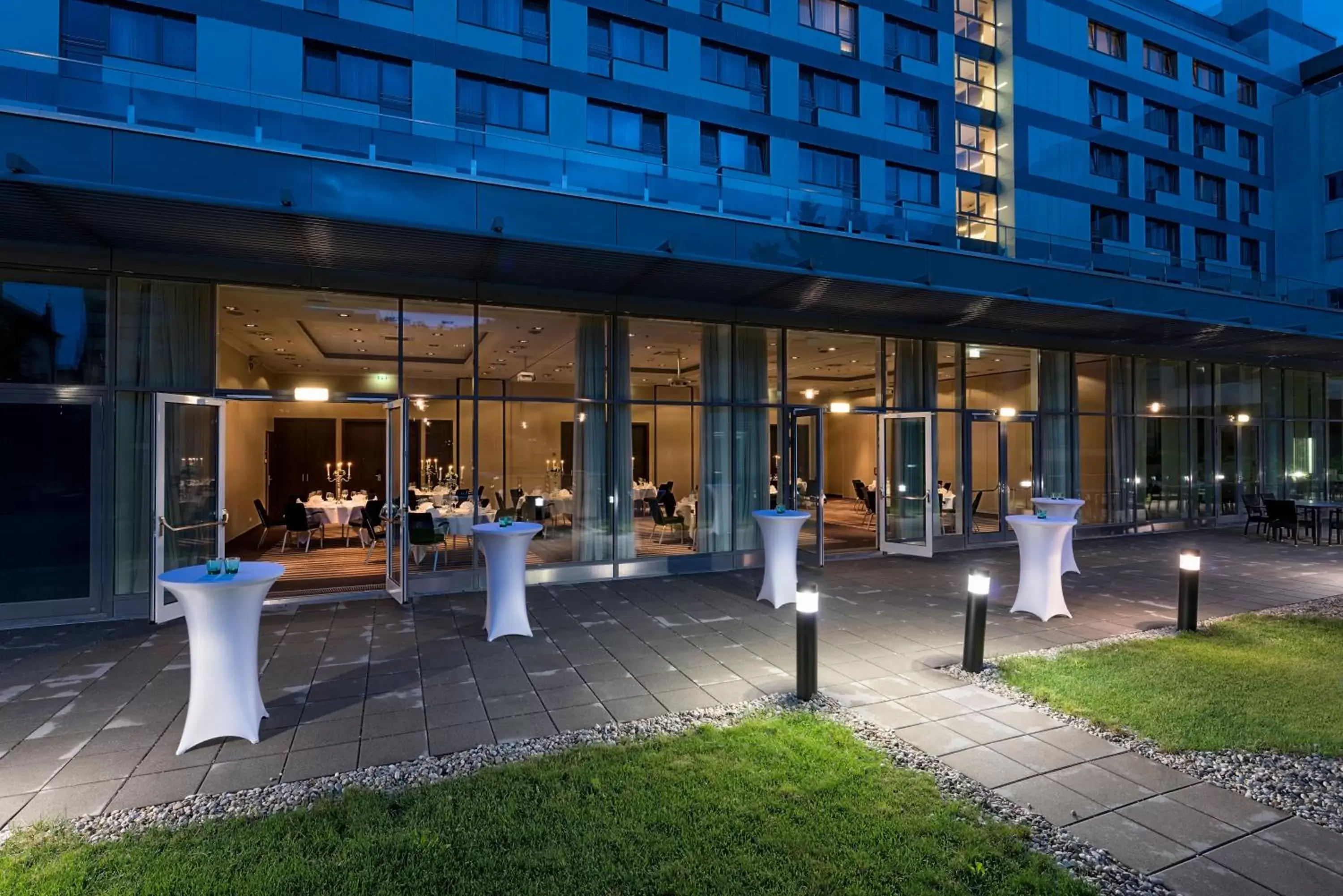 Facade/entrance in Park Inn by Radisson Linz Facade/entrance in Park Inn by Radisson Linz