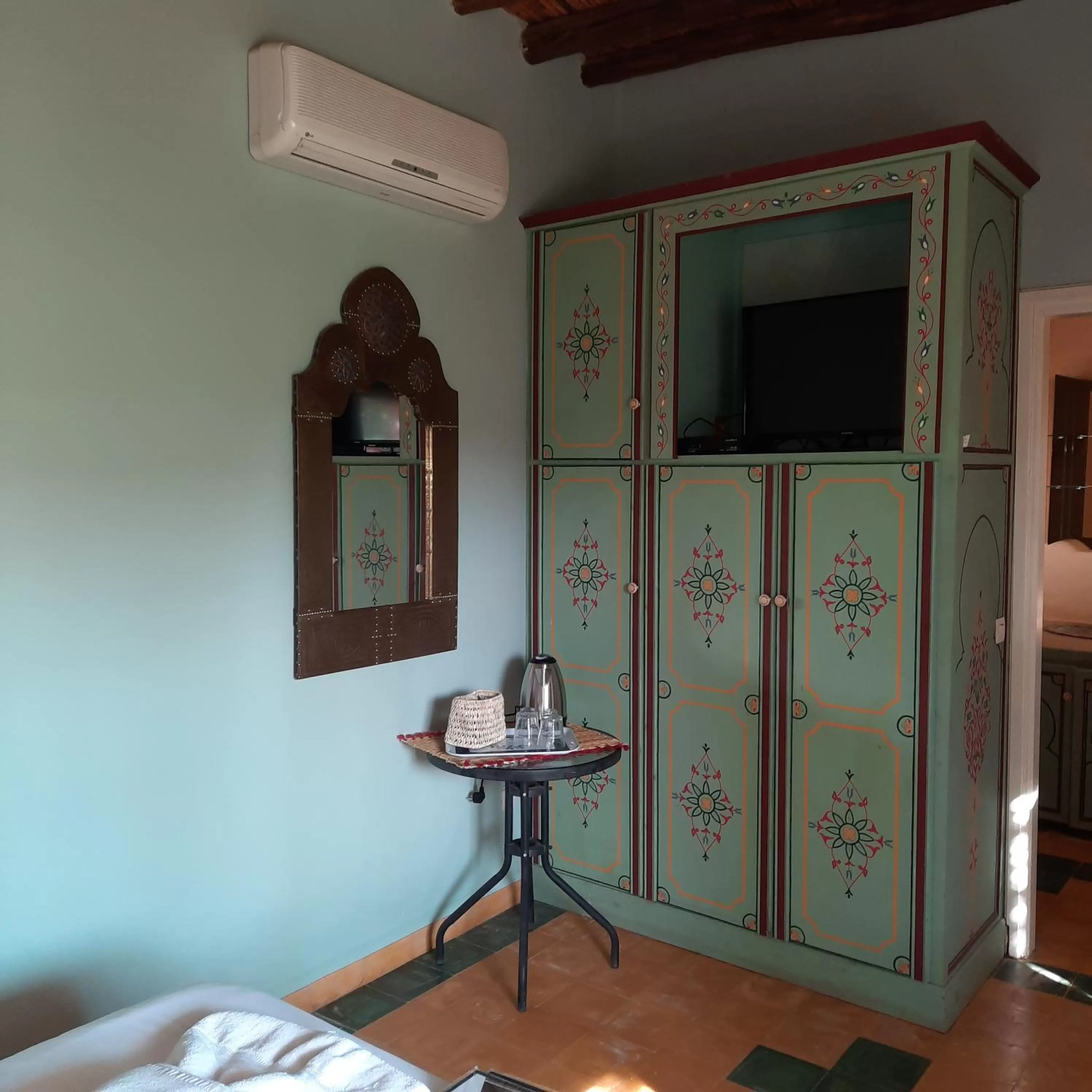 TV/Entertainment Center in Résidence Habiba