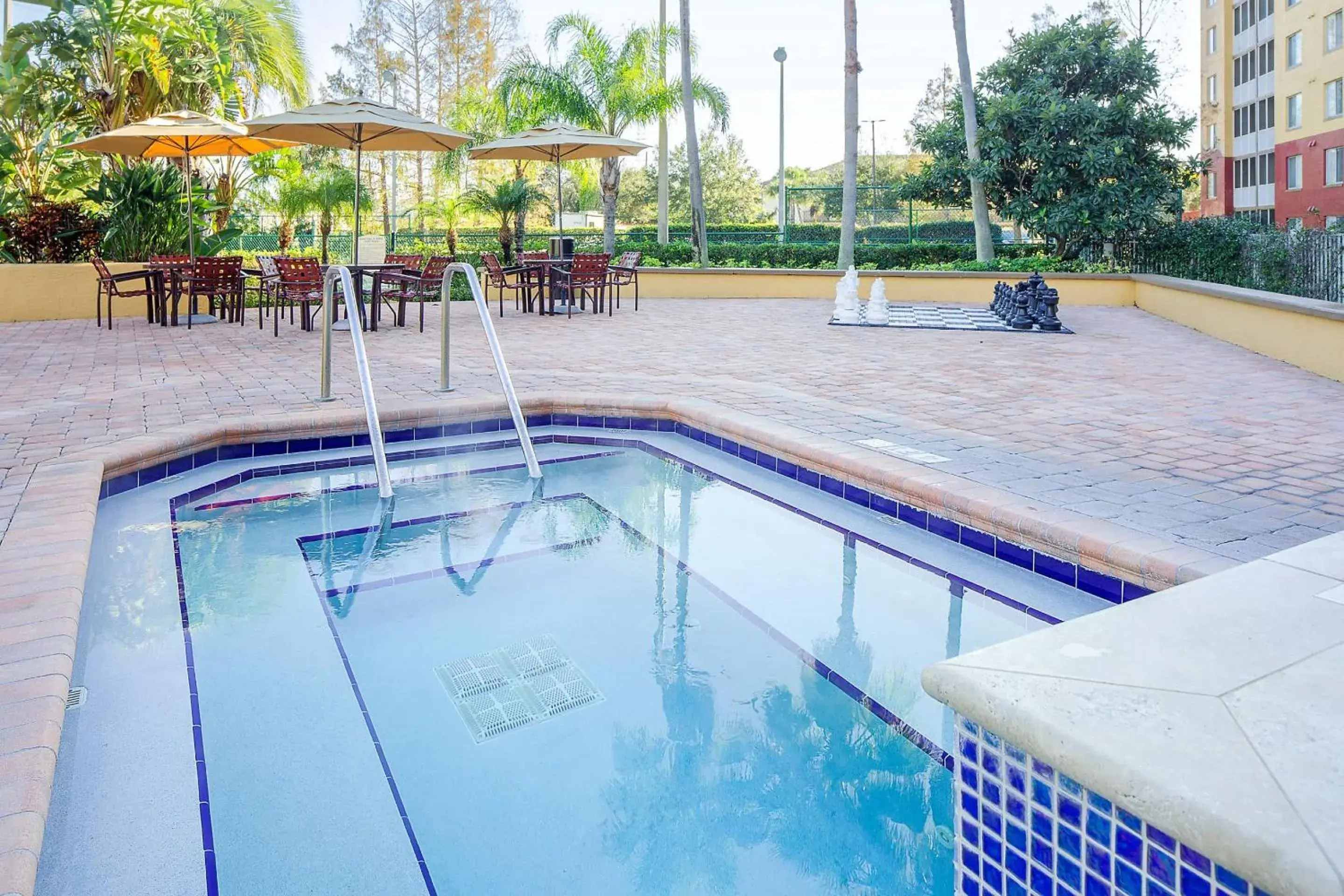 Hot Tub, Swimming Pool in Bluegreen Vacations Orlando's Sunshine Resort