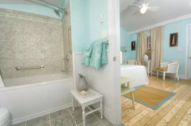 Bathroom in Telegraph House Motel