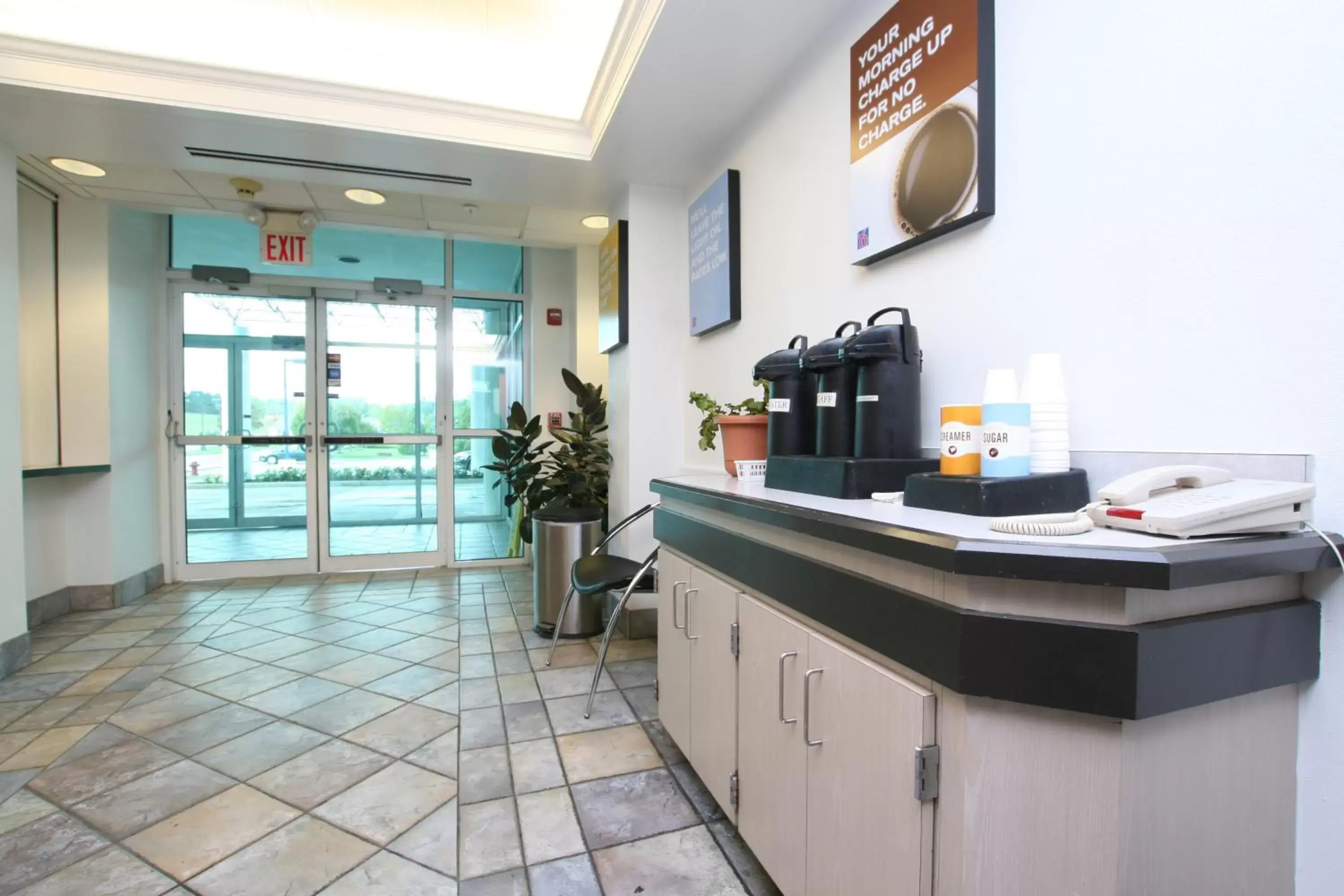 Coffee/tea facilities, Lobby/Reception in Motel 6-Colchester, VT - Burlington