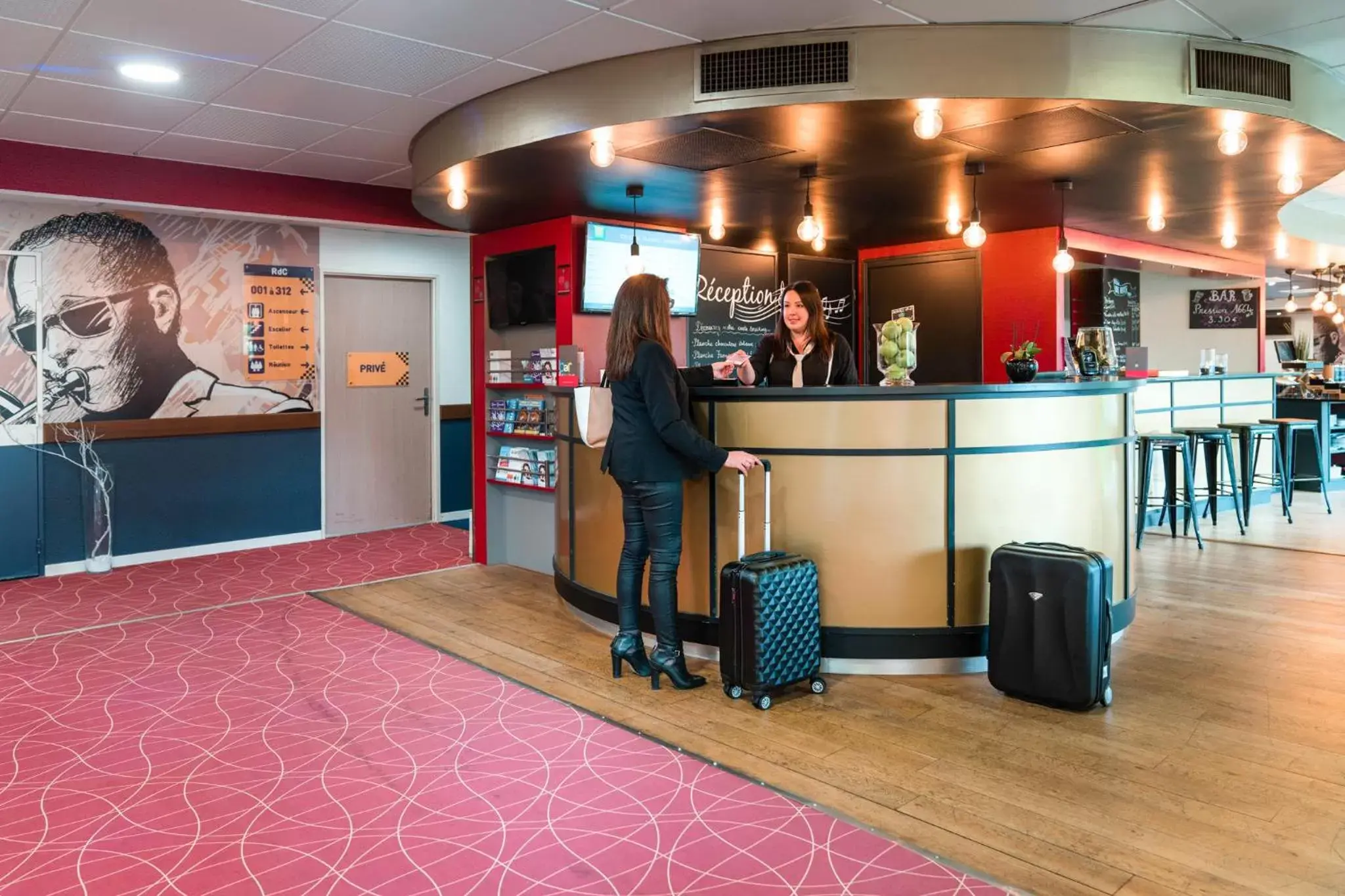 Lobby or reception in Ibis Styles Toulouse Blagnac Aéroport