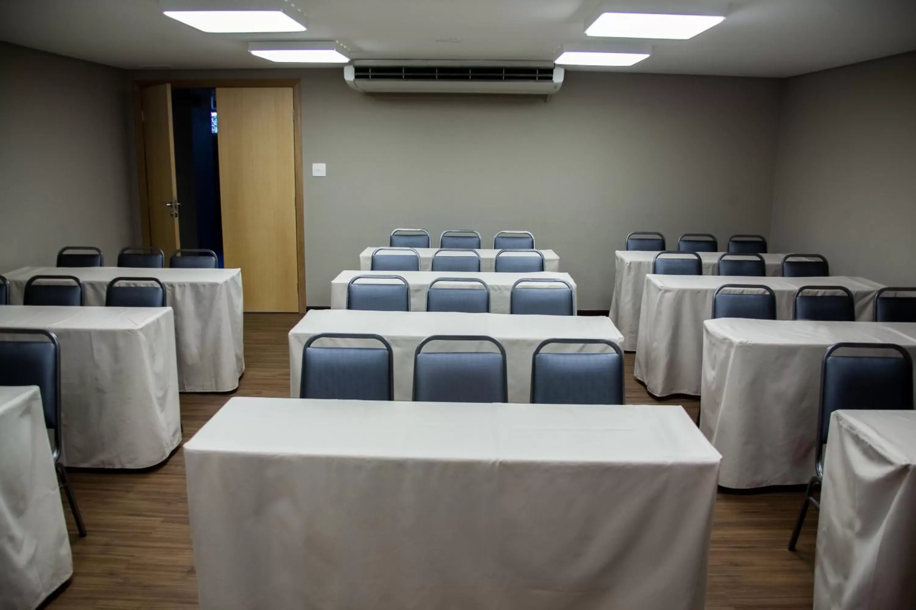 Business facilities in BH Raja Hotel