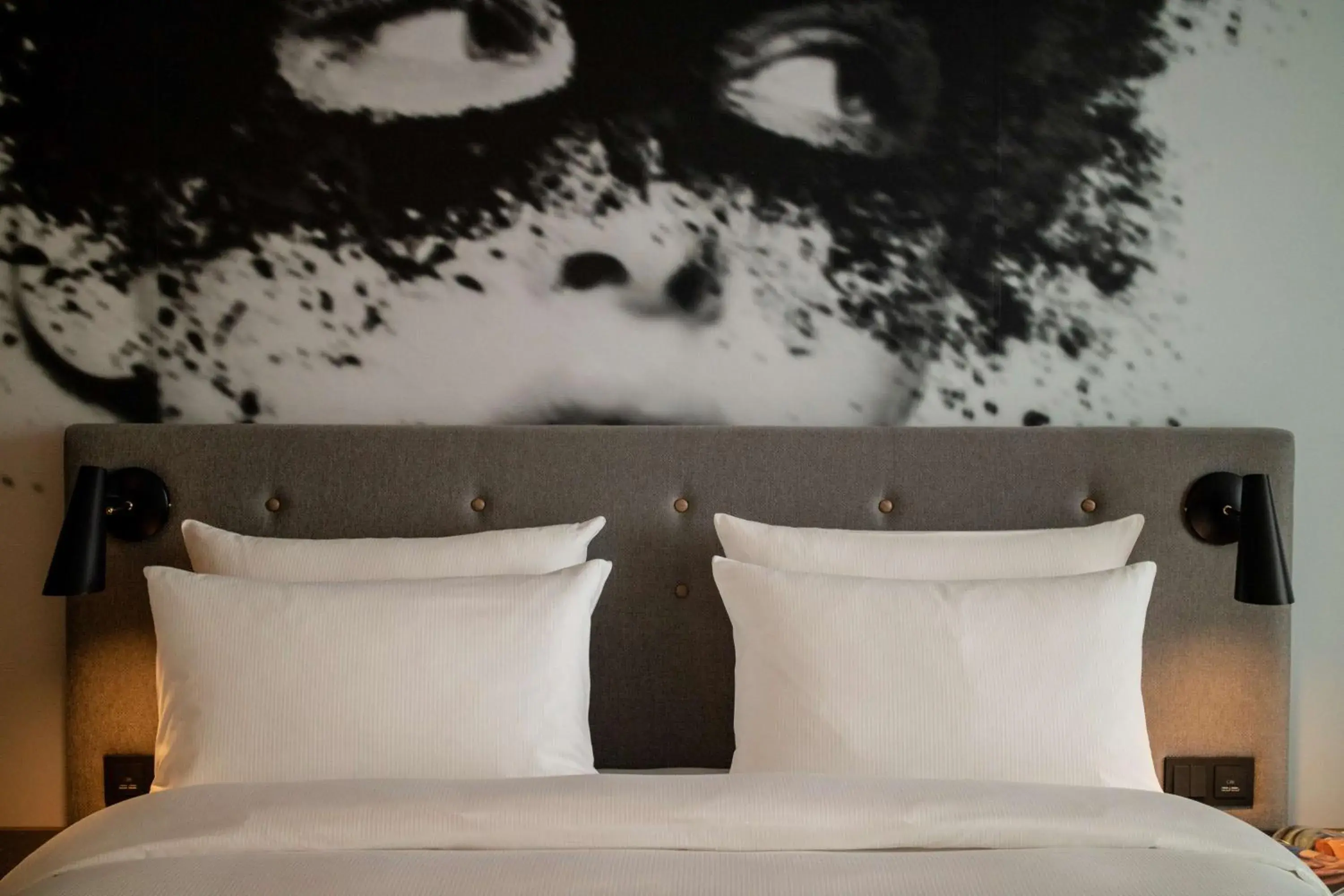 Photo of the whole room, Bed in Radisson Blu Hotel Köln Photo of the whole room, Bed in Radisson Blu Hotel Köln