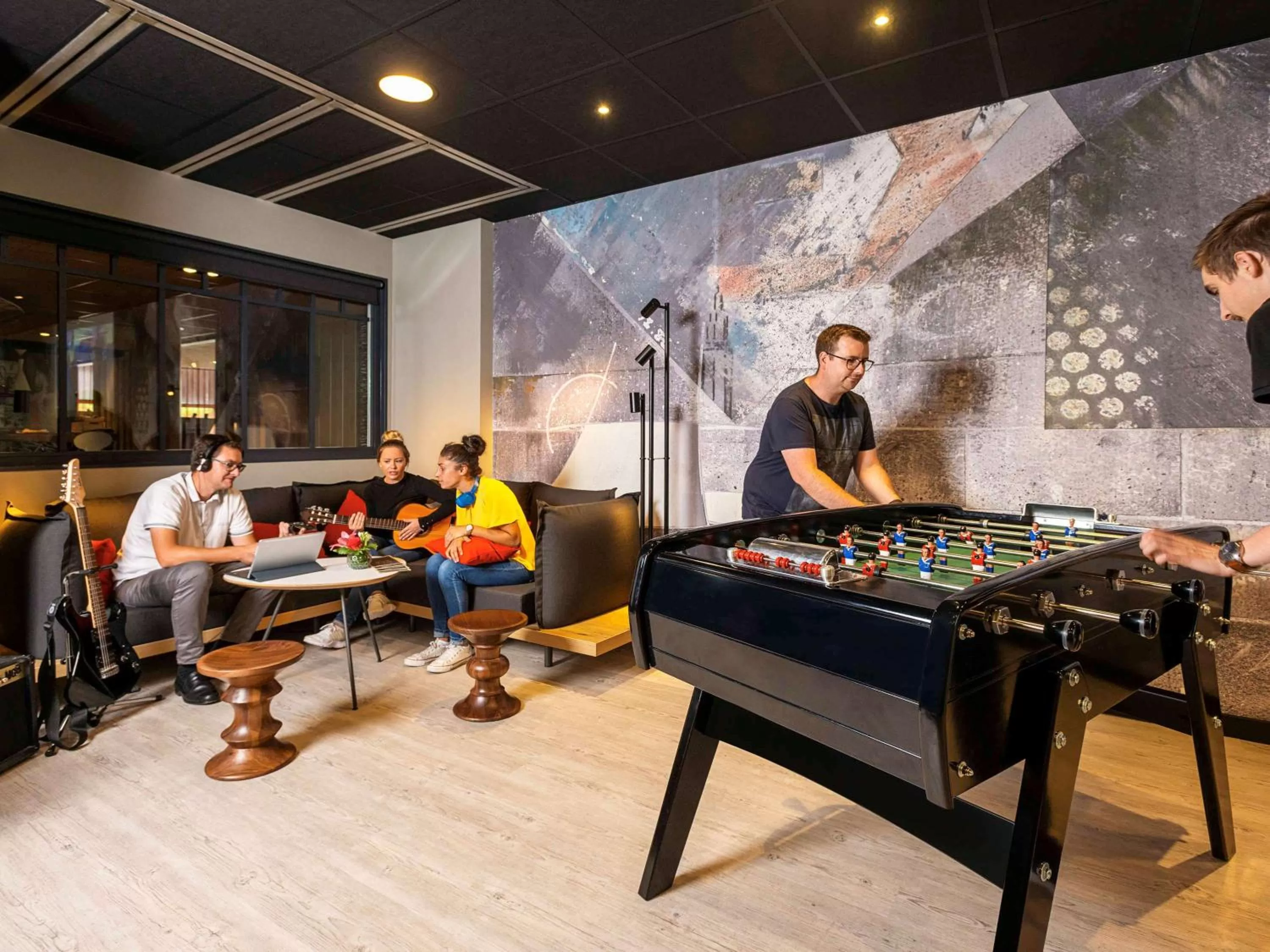 Lounge or bar in ibis Le Havre Centre