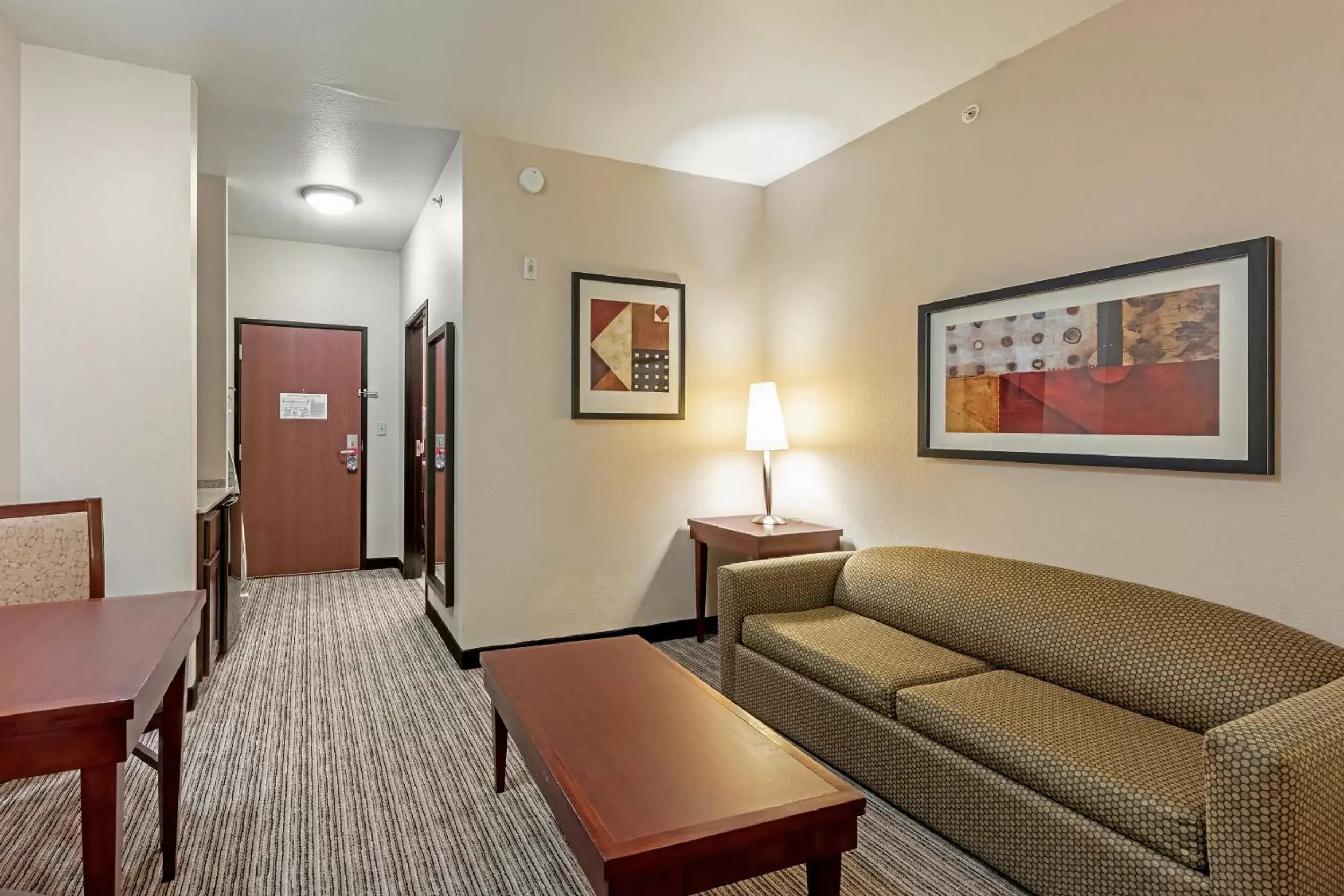 Bedroom, Seating Area in Red Lion Inn & Suites Mineral Wells