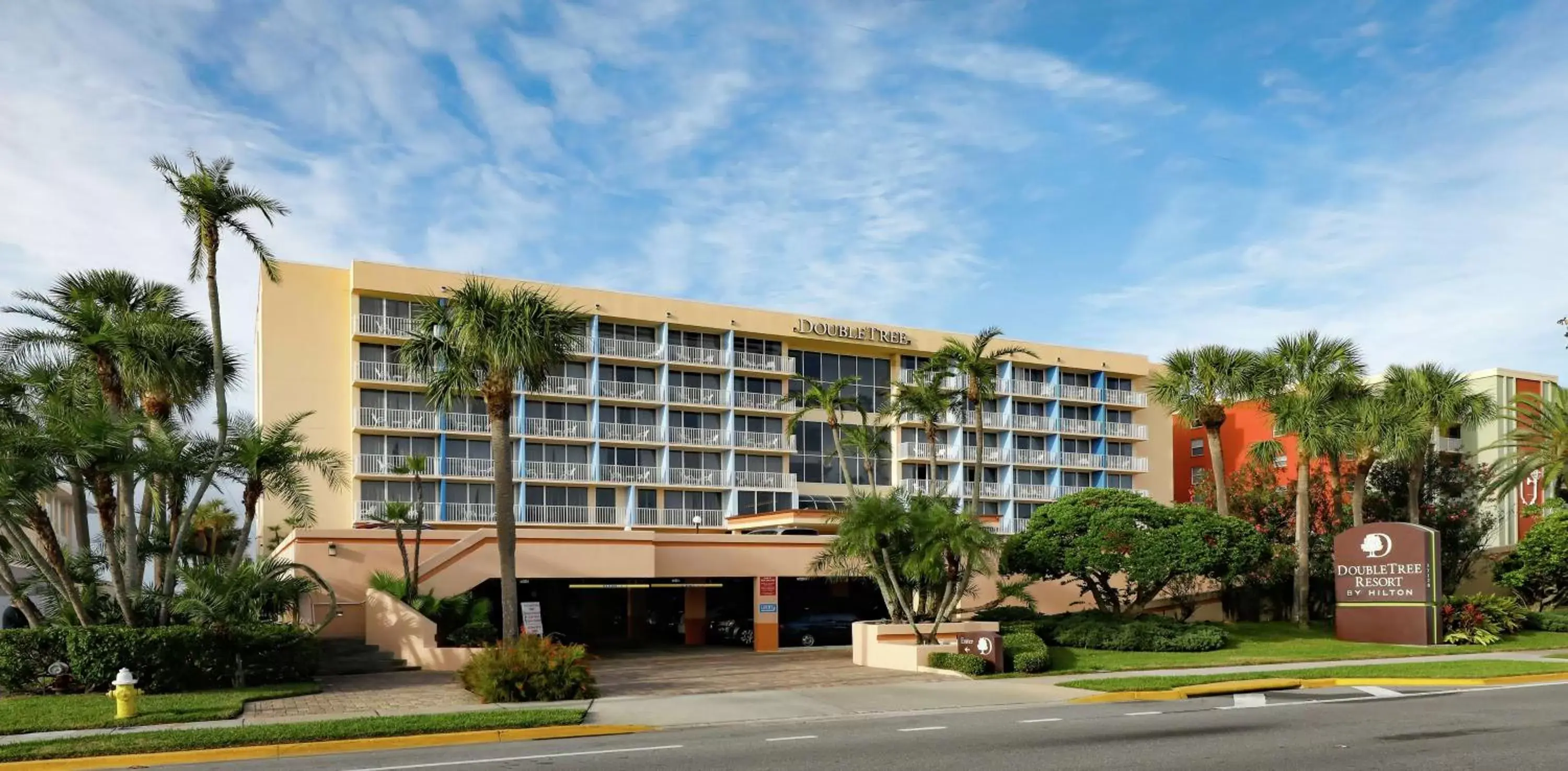 Property Building in DoubleTree Beach Resort by Hilton Tampa Bay – North Redington Beach