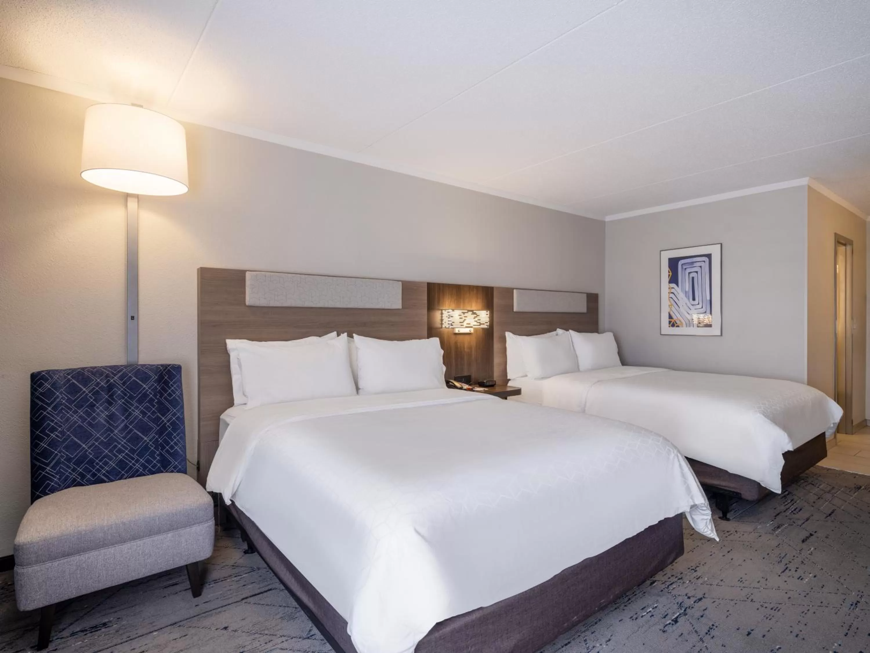 Bedroom, Bed in Holiday Inn Express & Suites Greensboro - I-40 atWendover by IHG
