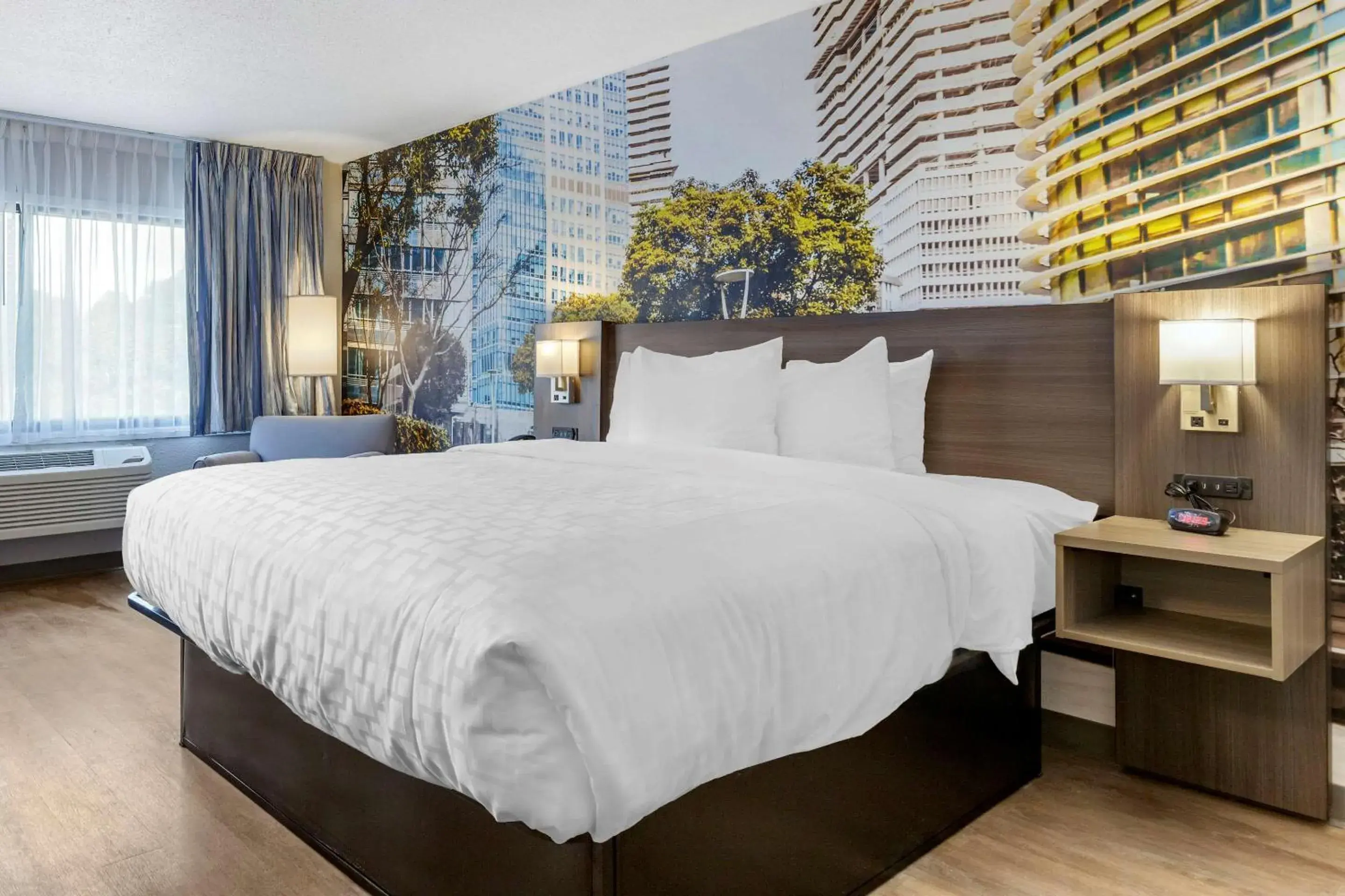 Photo of the whole room, Bed in Clarion Pointe Raleigh Midtown Photo of the whole room, Bed in Clarion Pointe Raleigh Midtown