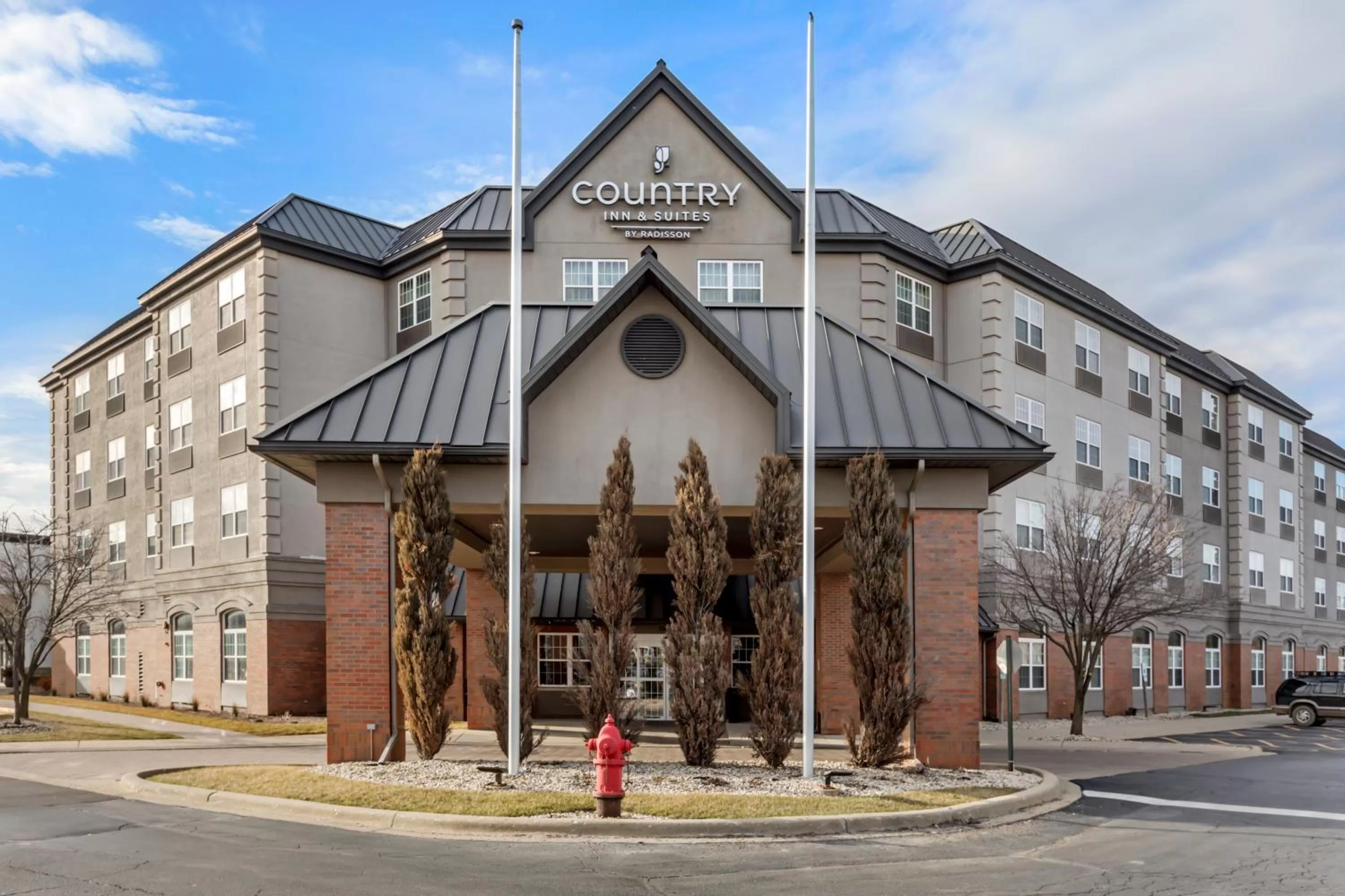 Property building in Country Inn & Suites by Radisson, Elk Grove Village-Itasca