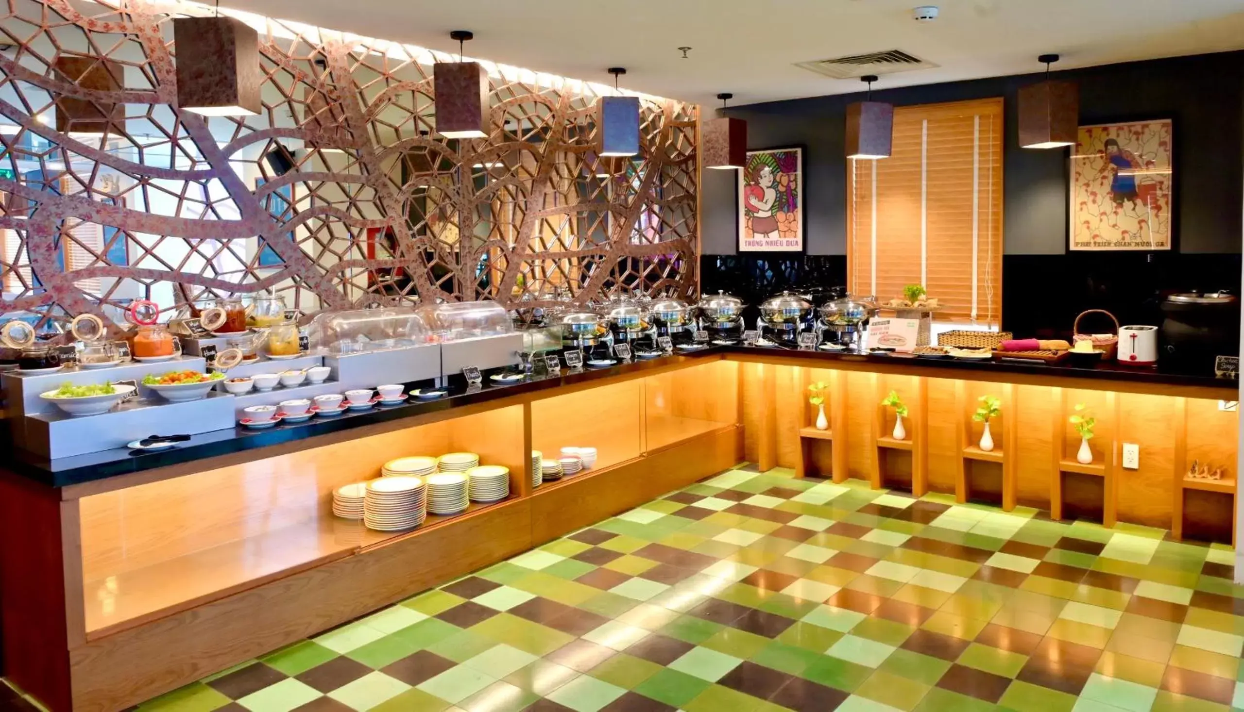 Buffet breakfast, Restaurant/Places to Eat in ÊMM Hotel Saigon