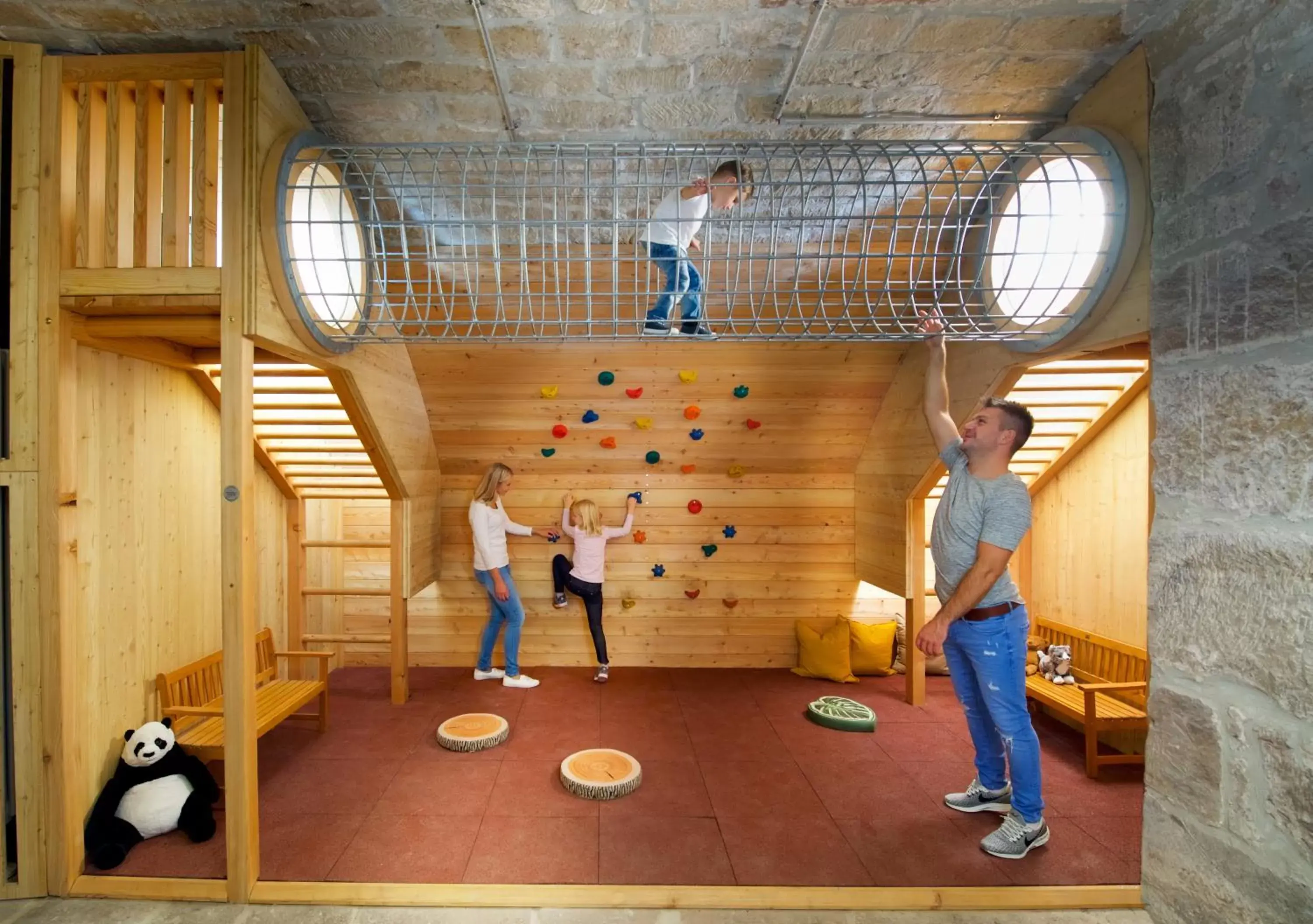 Game Room, Children in JUFA Hotel Kronach – Festung Rosenberg