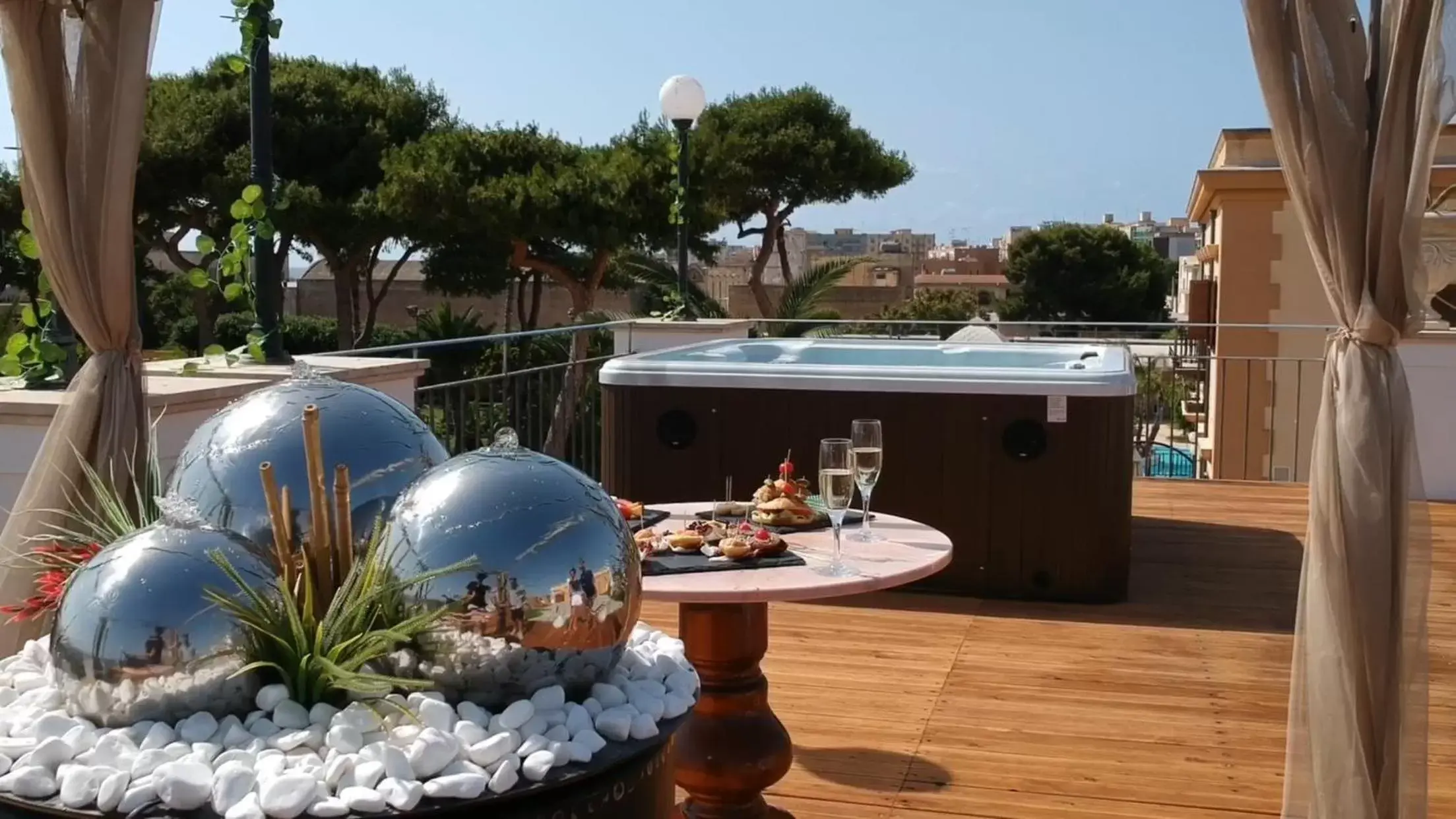 Hot Tub in Grand Hotel Palace