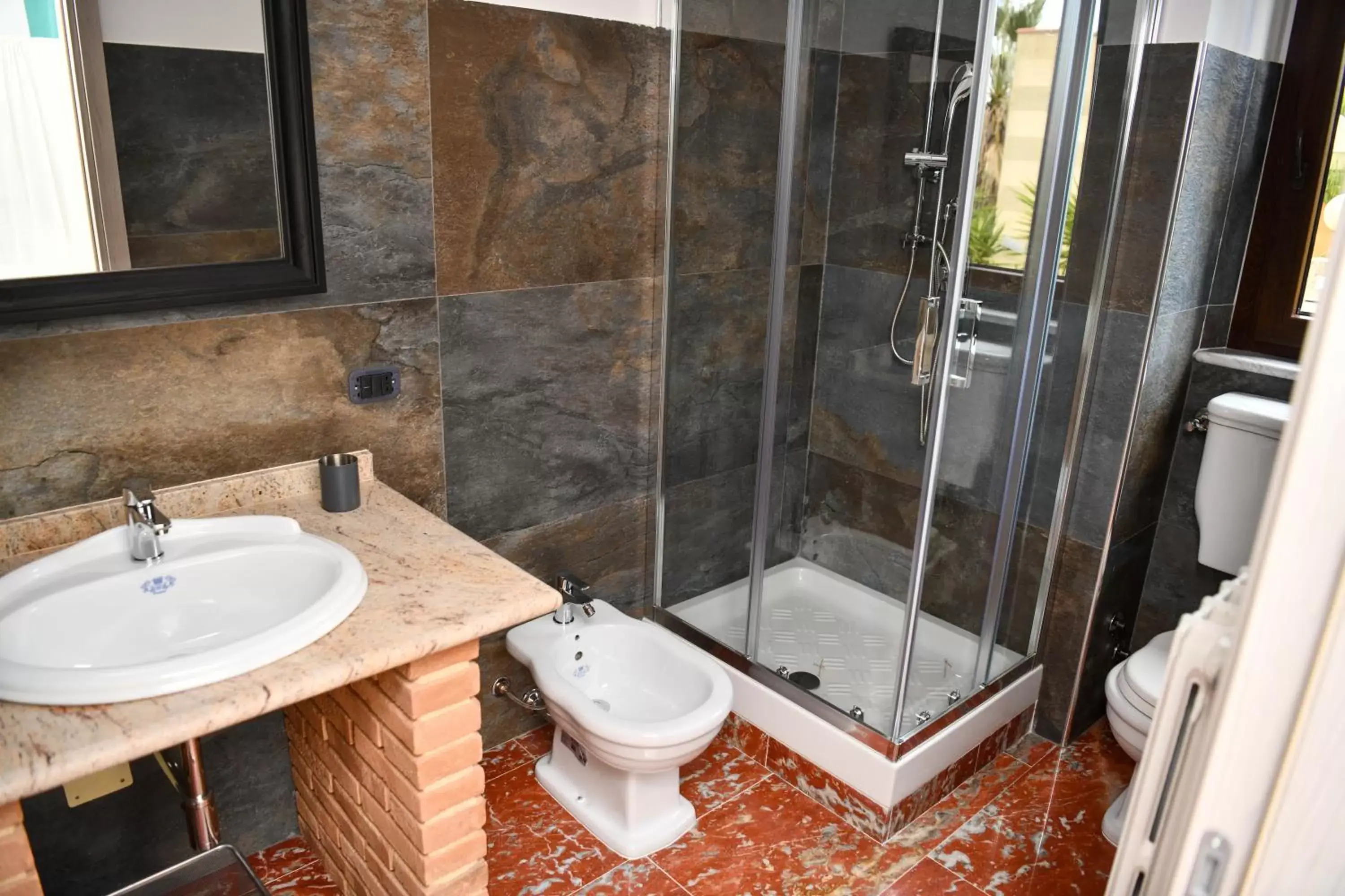 Bathroom in Il Piccolo Hotel