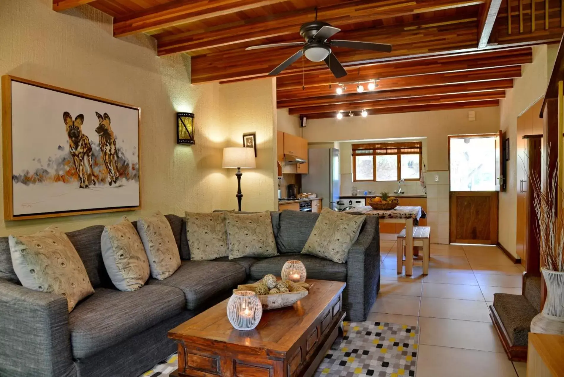 Living room in Cambalala - Luxury Units - in Kruger Park Lodge - Serviced Daily, Free Wi-Fi