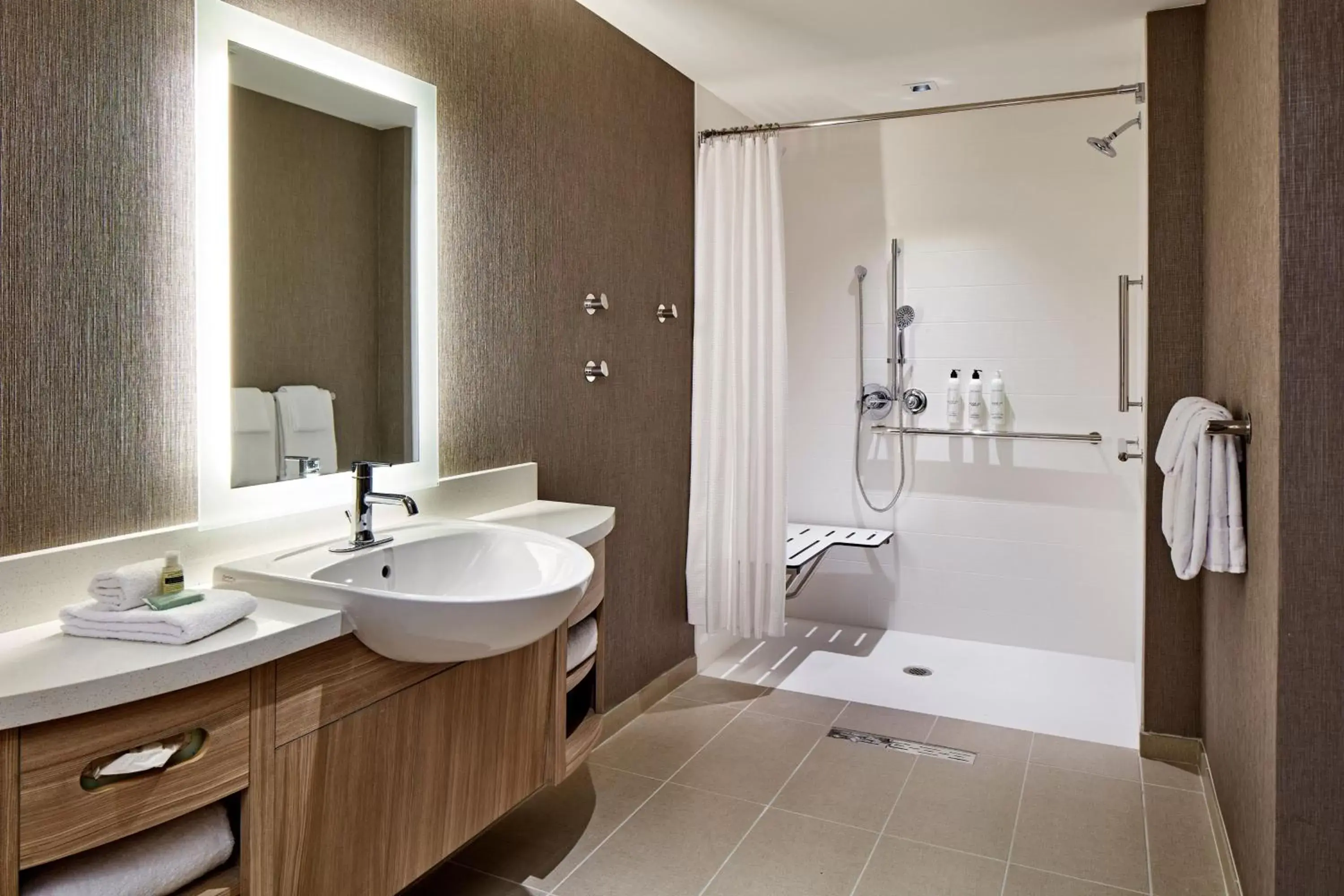 Bathroom in SpringHill Suites by Marriott Los Angeles Downey