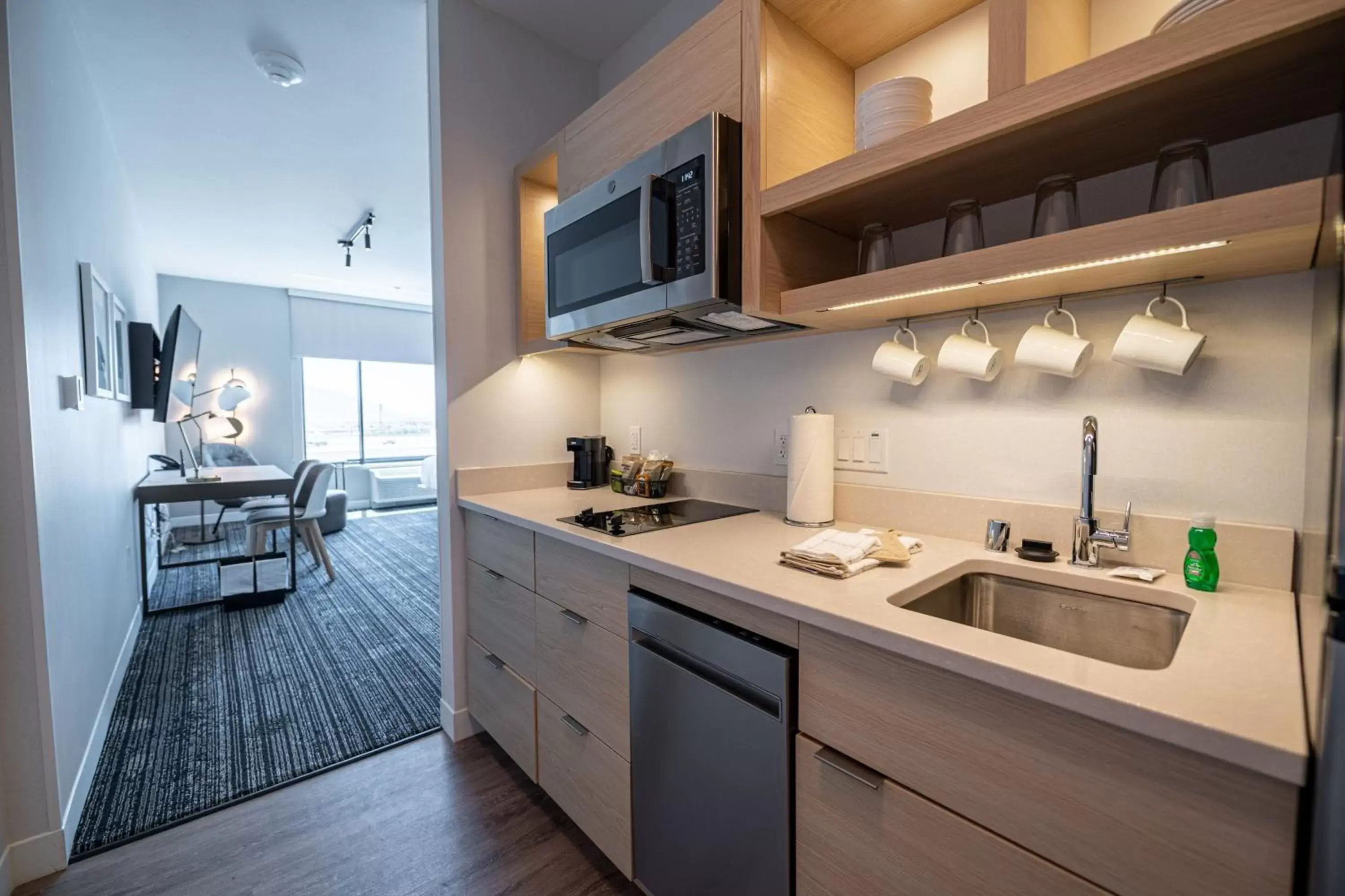Bedroom, Kitchen/Kitchenette in TownePlace Suites by Marriott Las Vegas North I-15