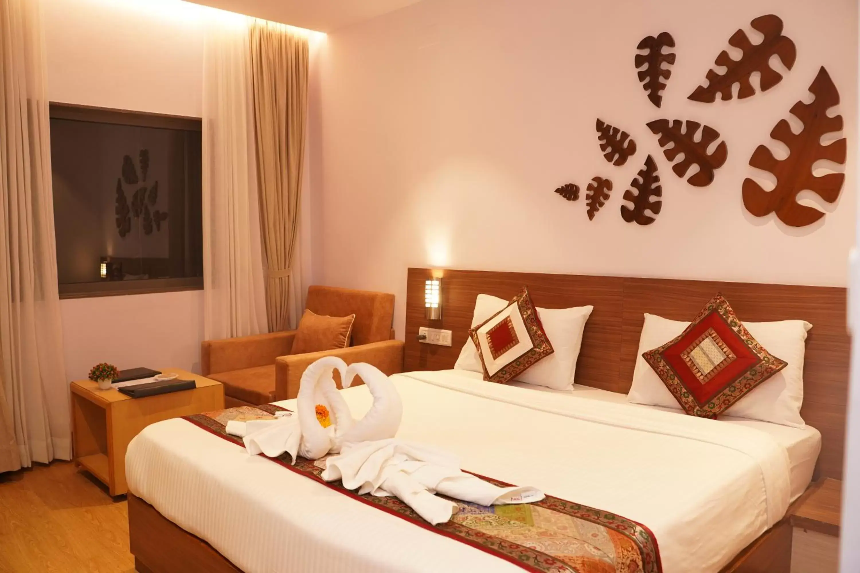 Bedroom, Bed in Hotel Gorbandh