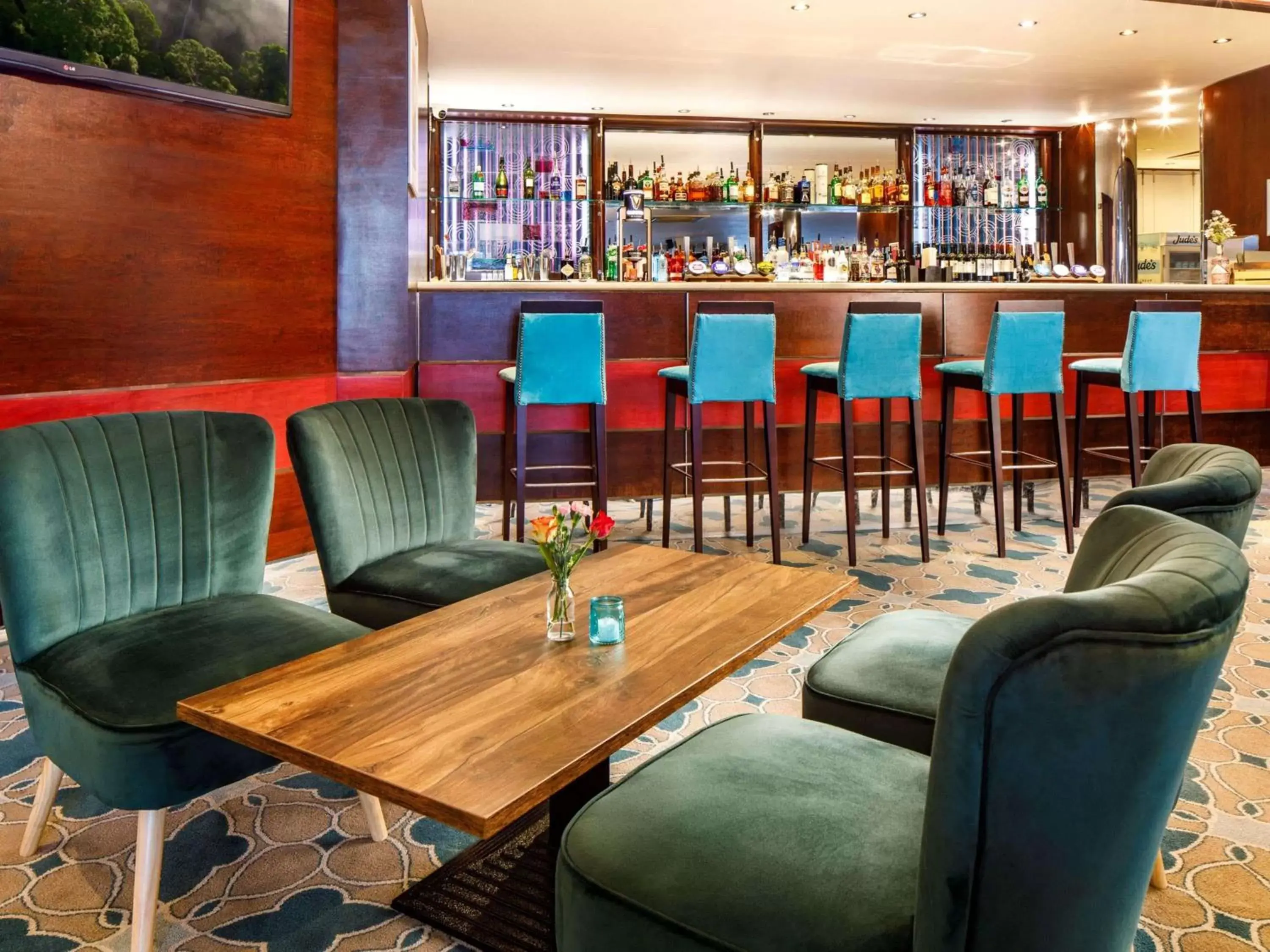 Property building, Lounge/Bar in Mercure Chester Abbots Well Hotel