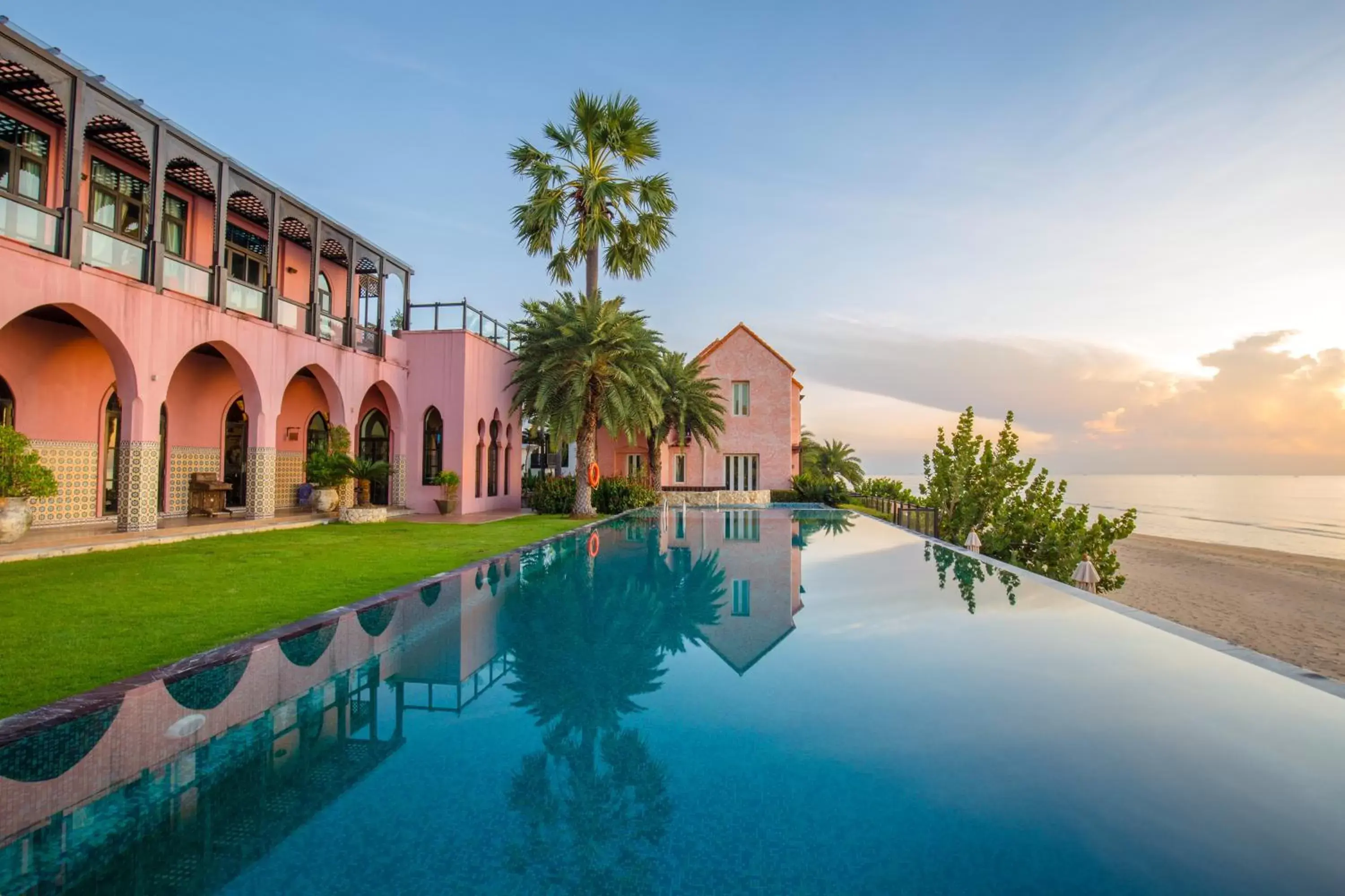 Swimming Pool in Villa Maroc Resort