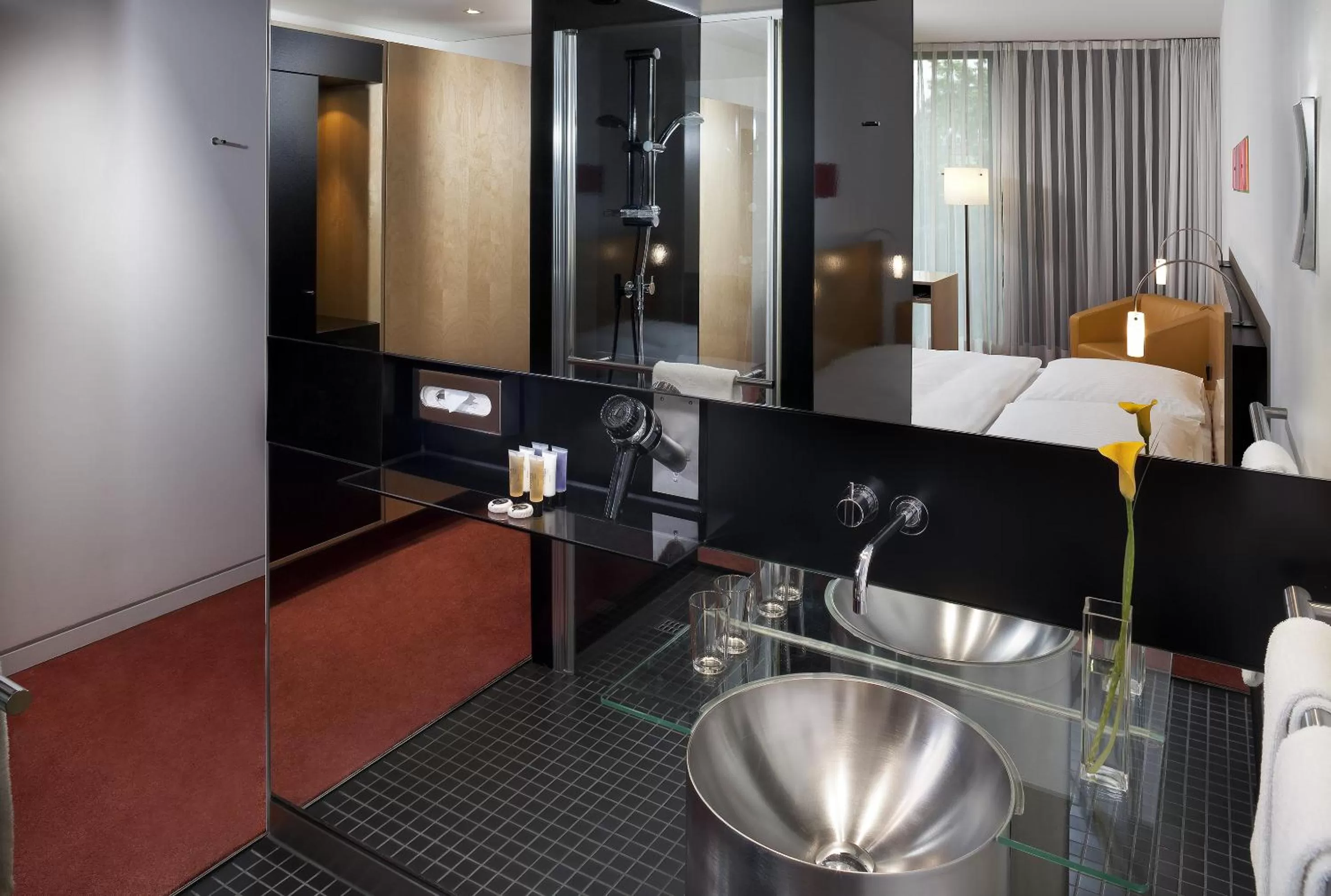 Bathroom, Bed in INNSiDE by Meliá Düsseldorf Seestern