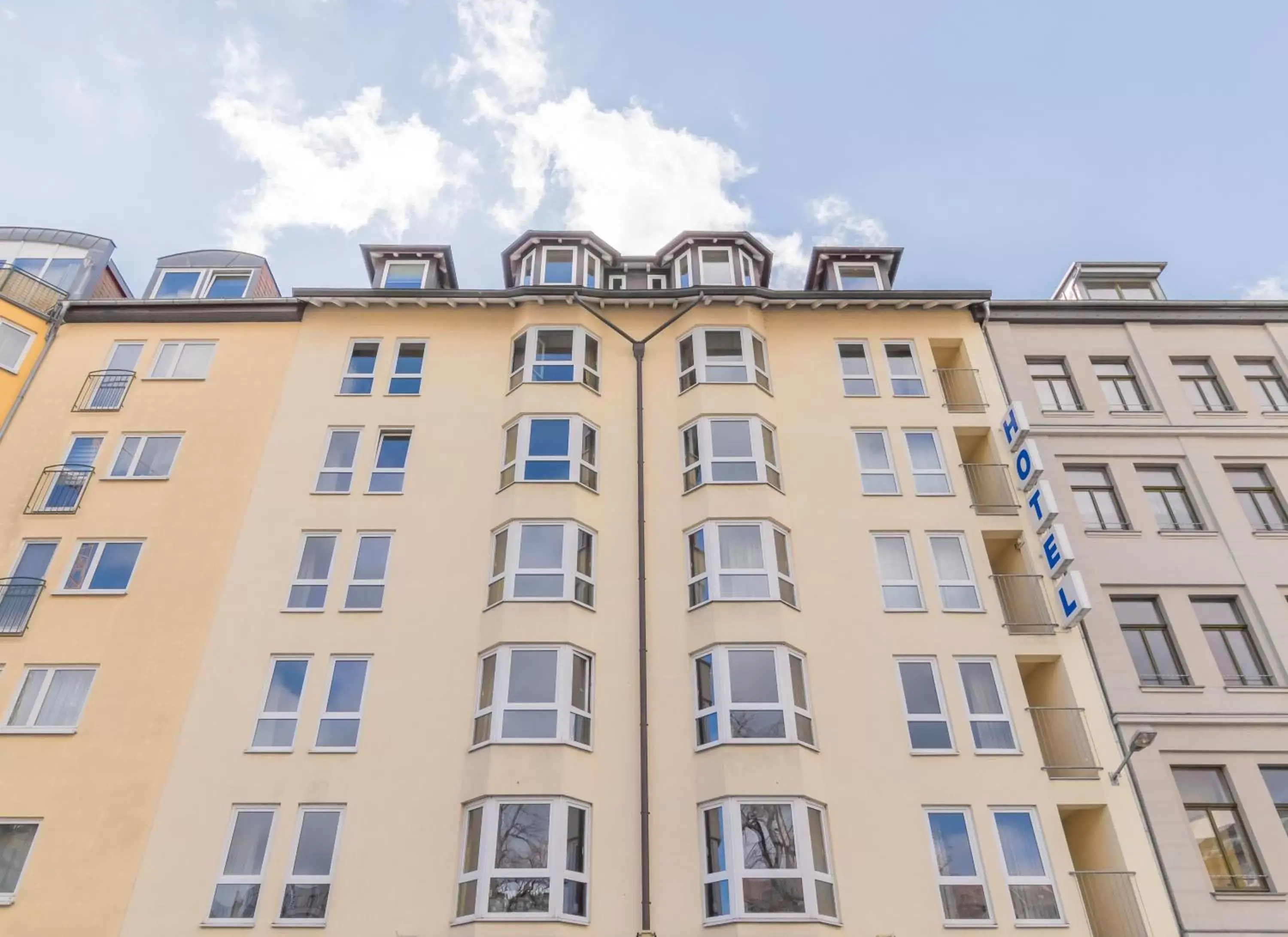 Facade/entrance in Hotel Markgraf Leipzig Facade/entrance in Hotel Markgraf Leipzig