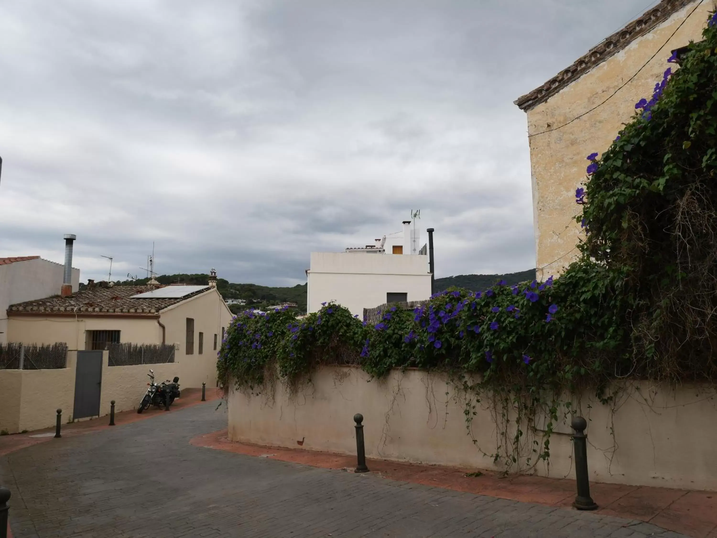 Day in Hostal de la Plaça - Hotel Boutique