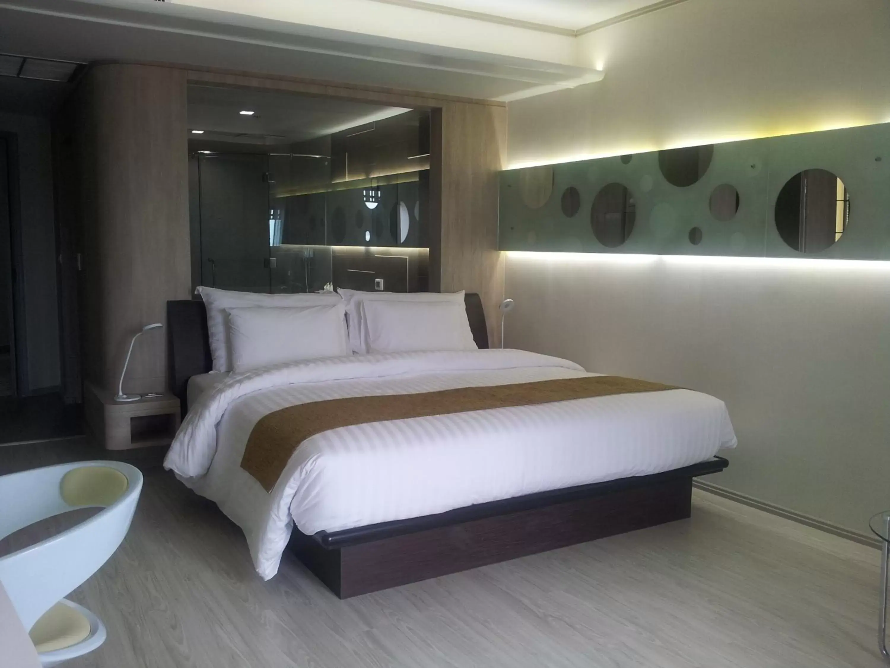 Bed in Pattaya Discovery Beach Hotel - SHA Extra Plus