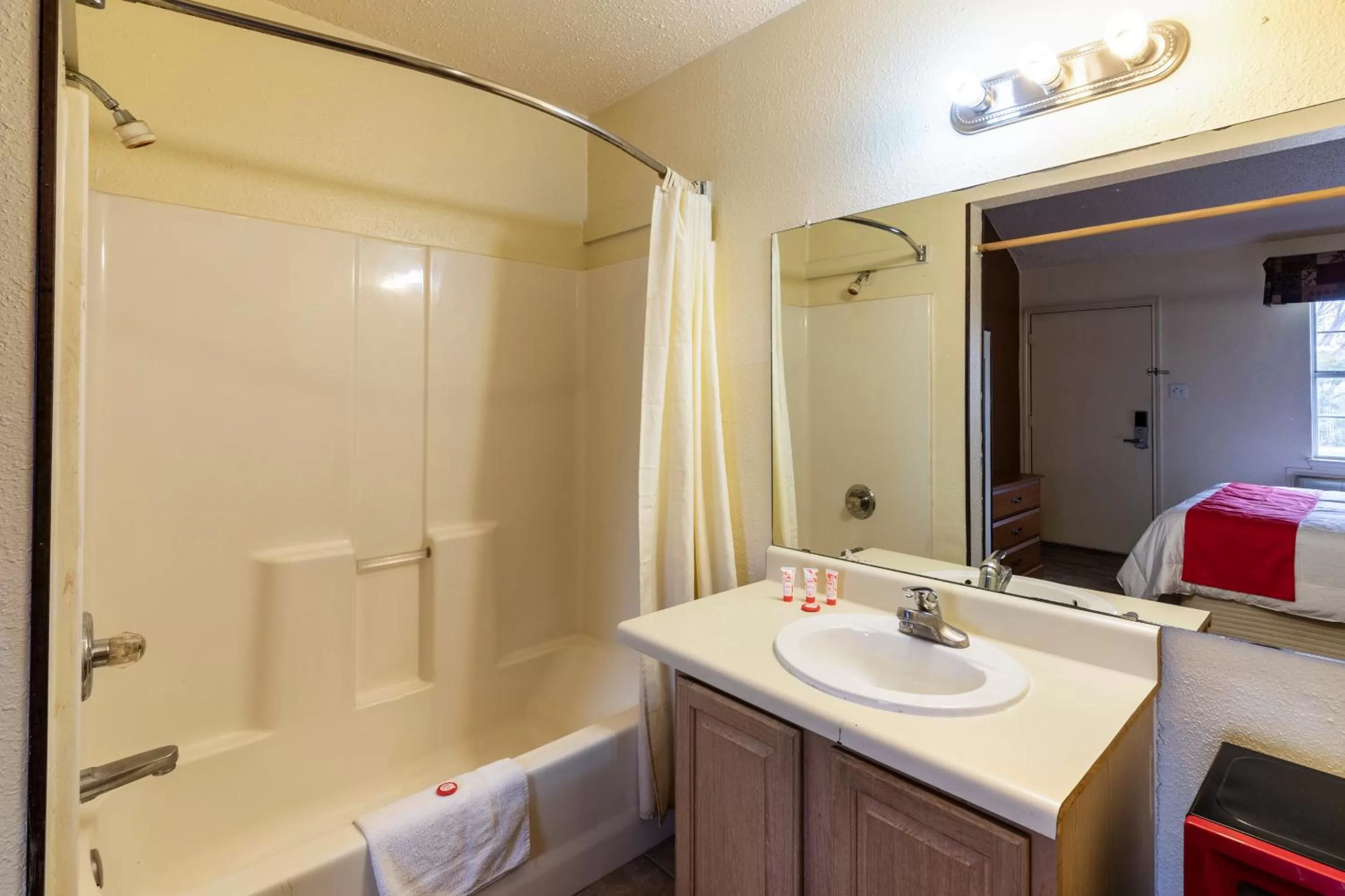 Bathroom in OYO Hotel Decatur TX Hwy 287 Northwest