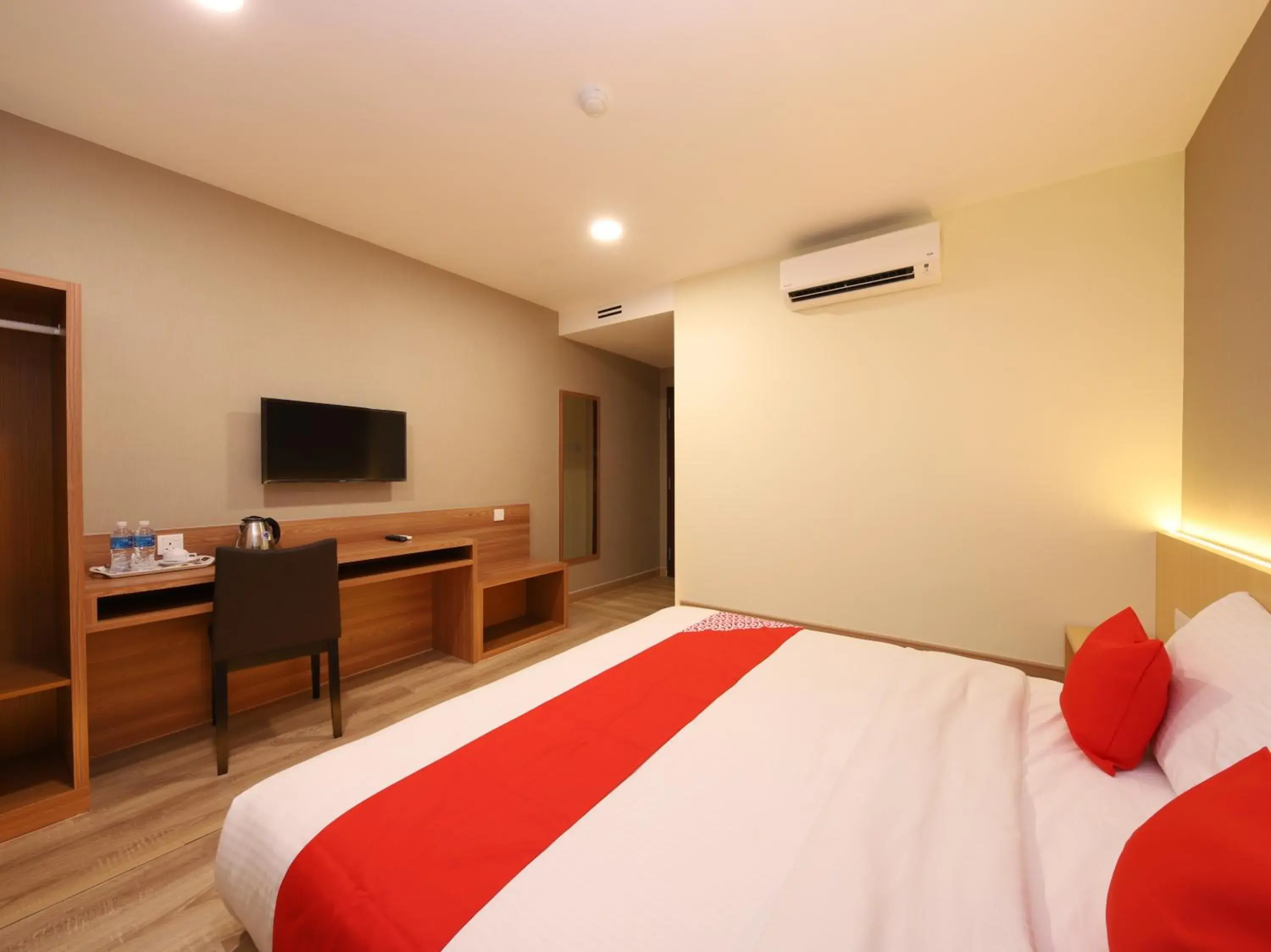 Bedroom, Bed in Hotel 101 Ulu Tiram