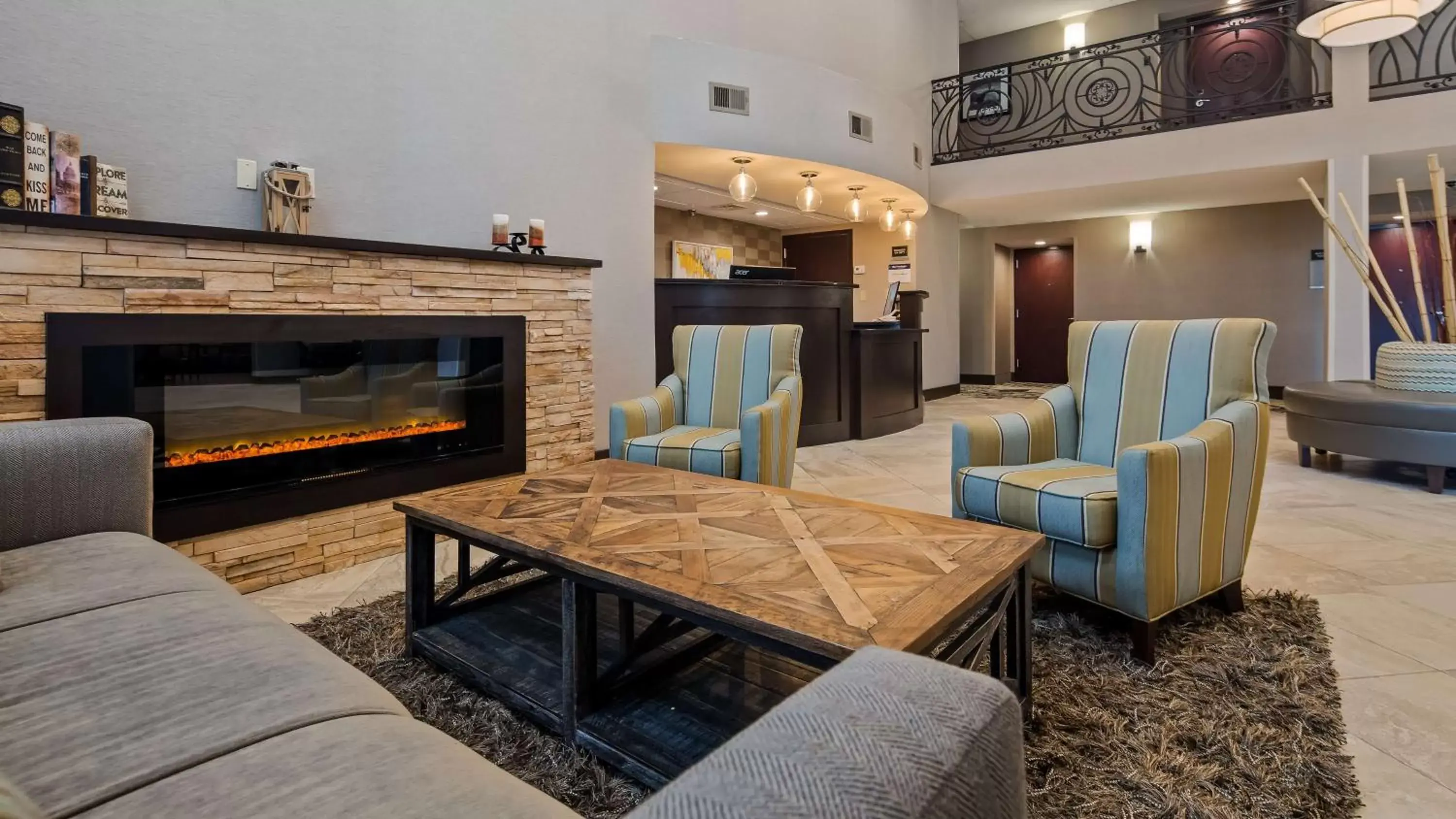 Lobby or reception, Seating Area in Best Western New Albany