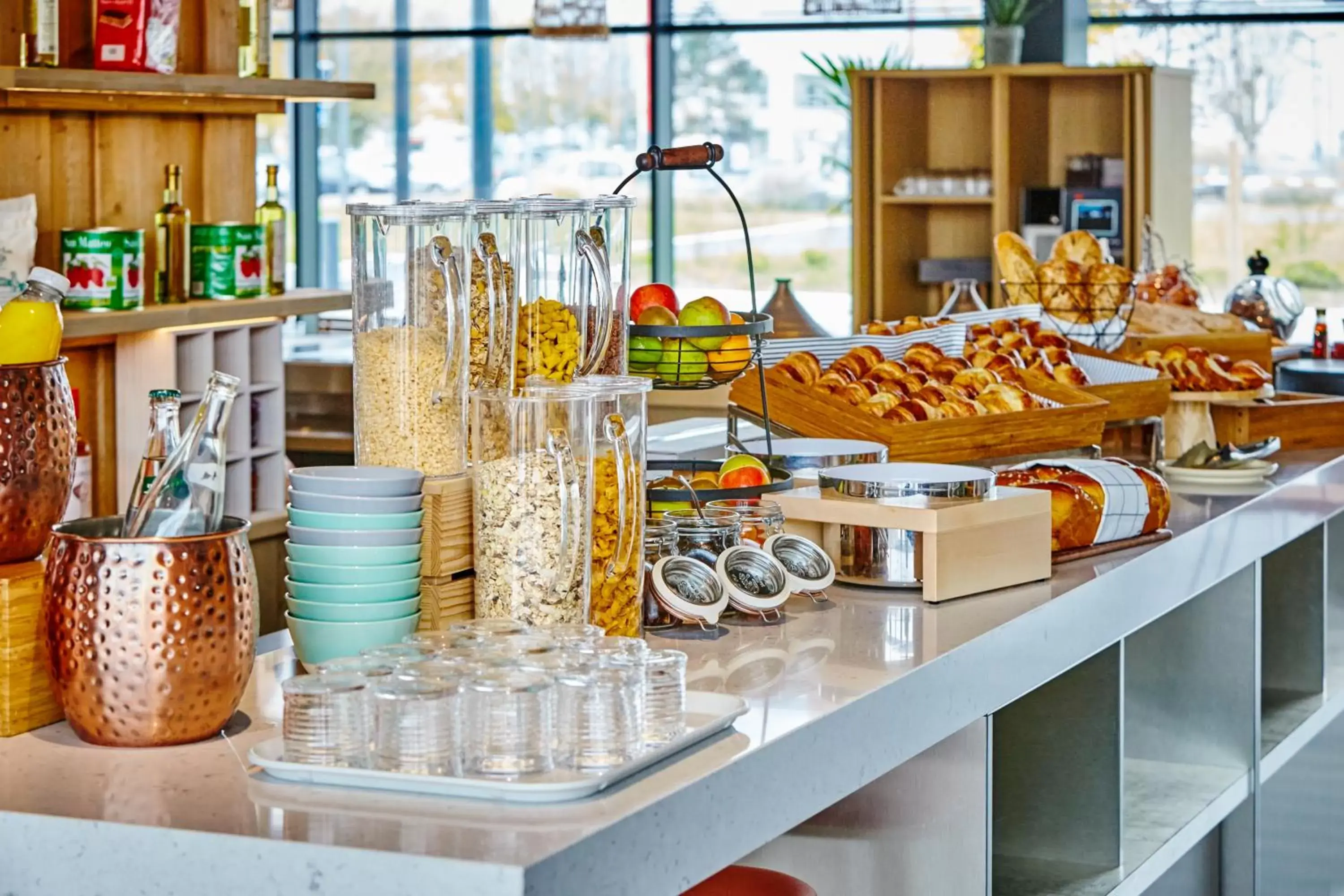 Food and drinks in Mercure Paris Orly Tech Airport