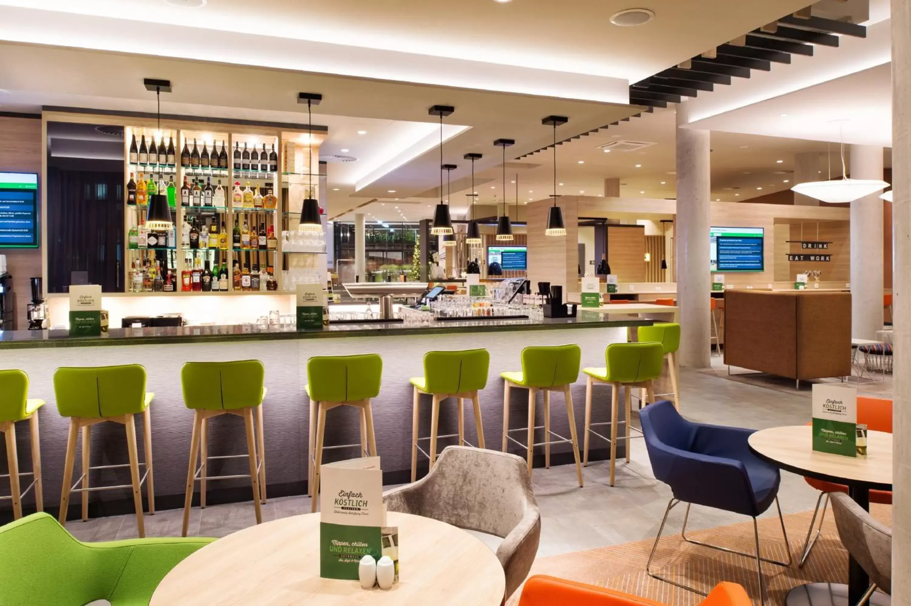 Lounge or bar, Lounge/Bar in Holiday Inn Frankfurt Airport, an IHG Hotel